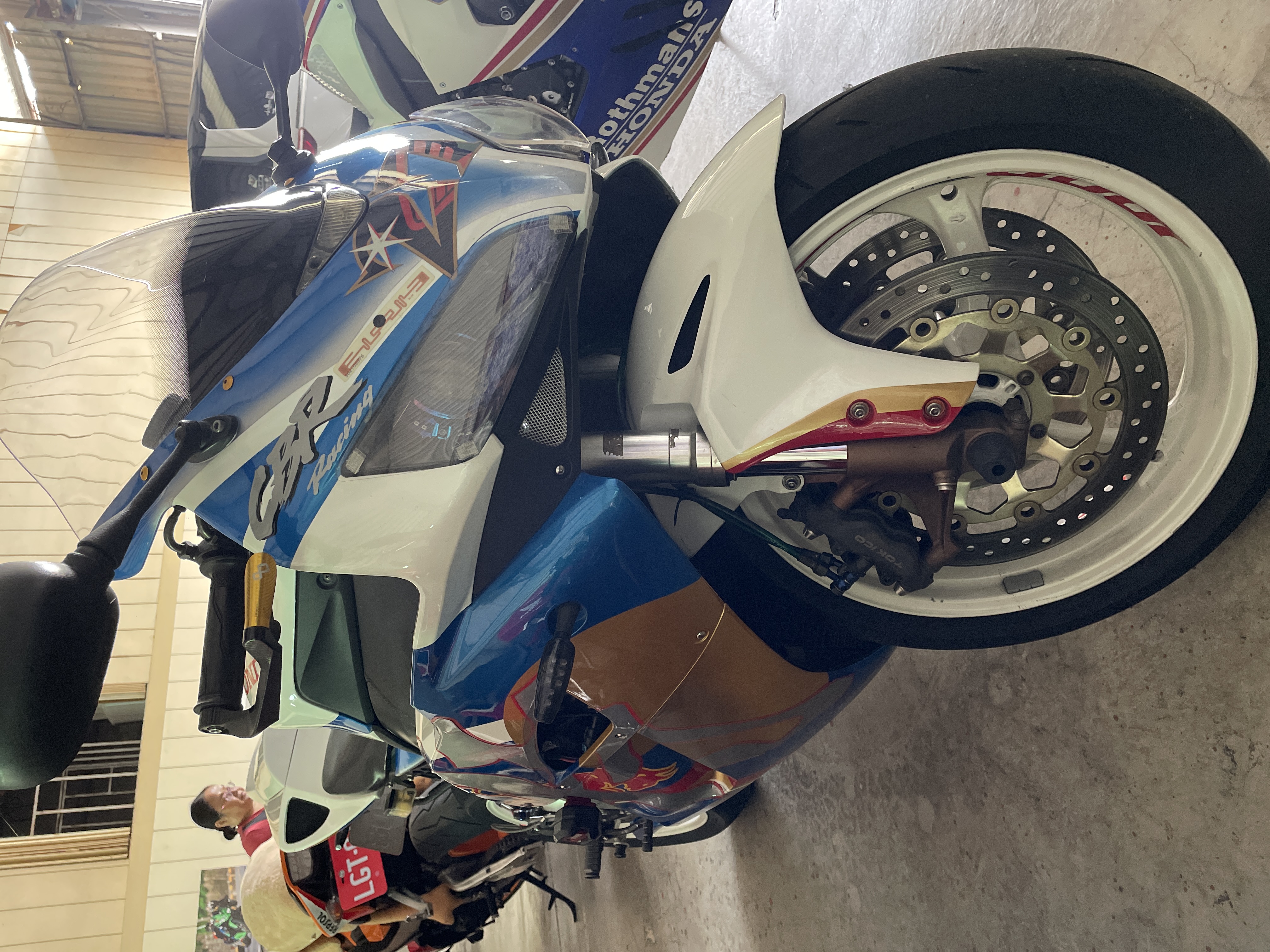 HONDA CBR1000RR Race-based - 中古/二手車出售中 售~HONDA CBR1000RR-R  | 個人自售