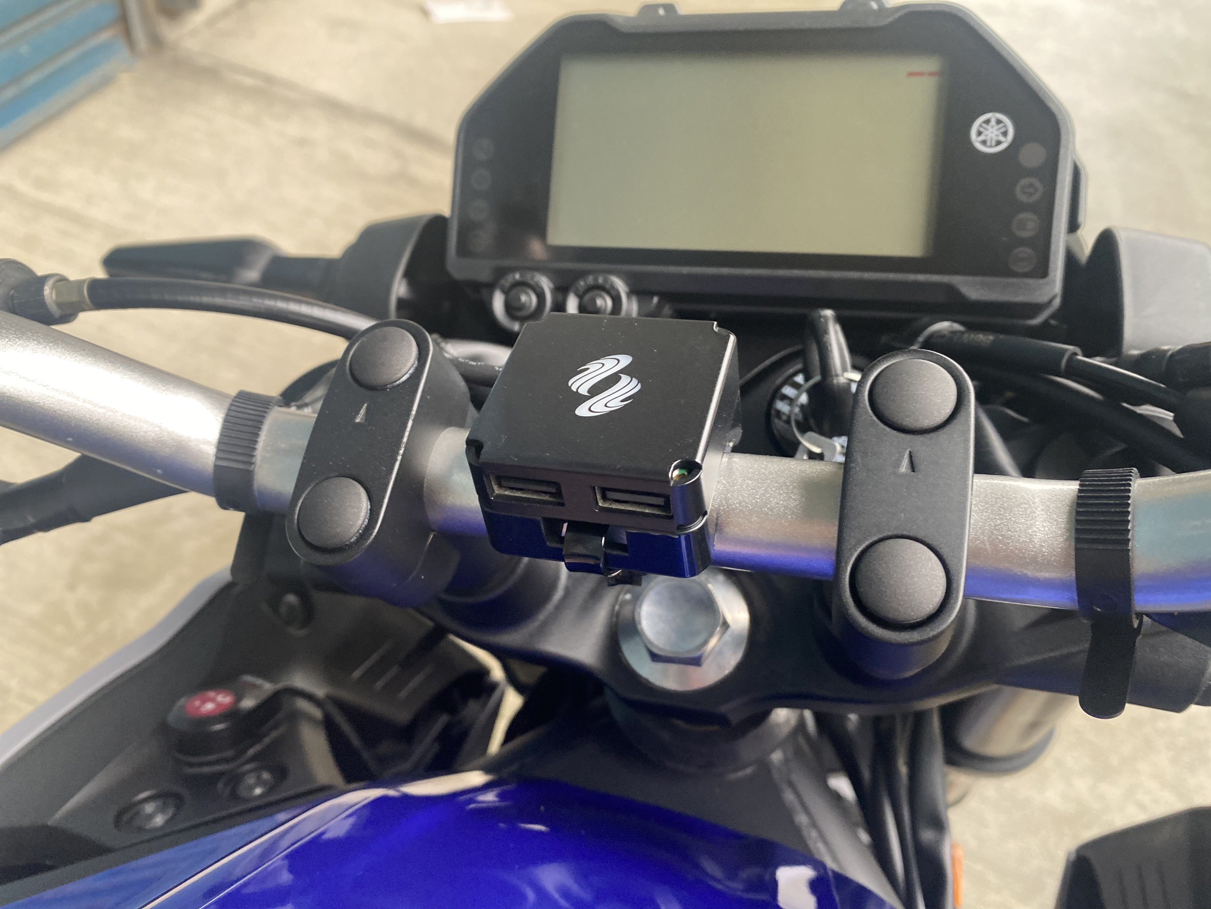 YAMAHA MT-03 - 中古/二手車出售中 21年MT03 改裝套件： 行車紀錄器 端子鏡 黑準手機架 USB行車充電 改裝尾段排氣管(原廠在) | Motoshen大聖二輪廣場