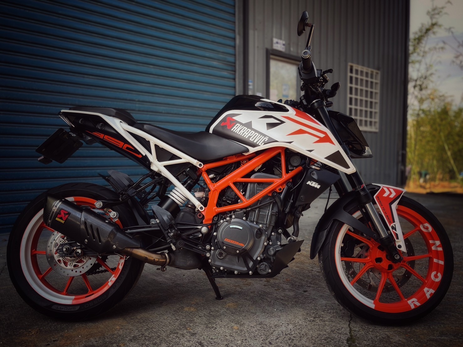 KTM 390DUKE - 中古/二手車出售中 Duke390 總代理 全車彩貼 改裝排氣管（合格）反打 小資族二手重機買賣 | 小資族二手重機買賣