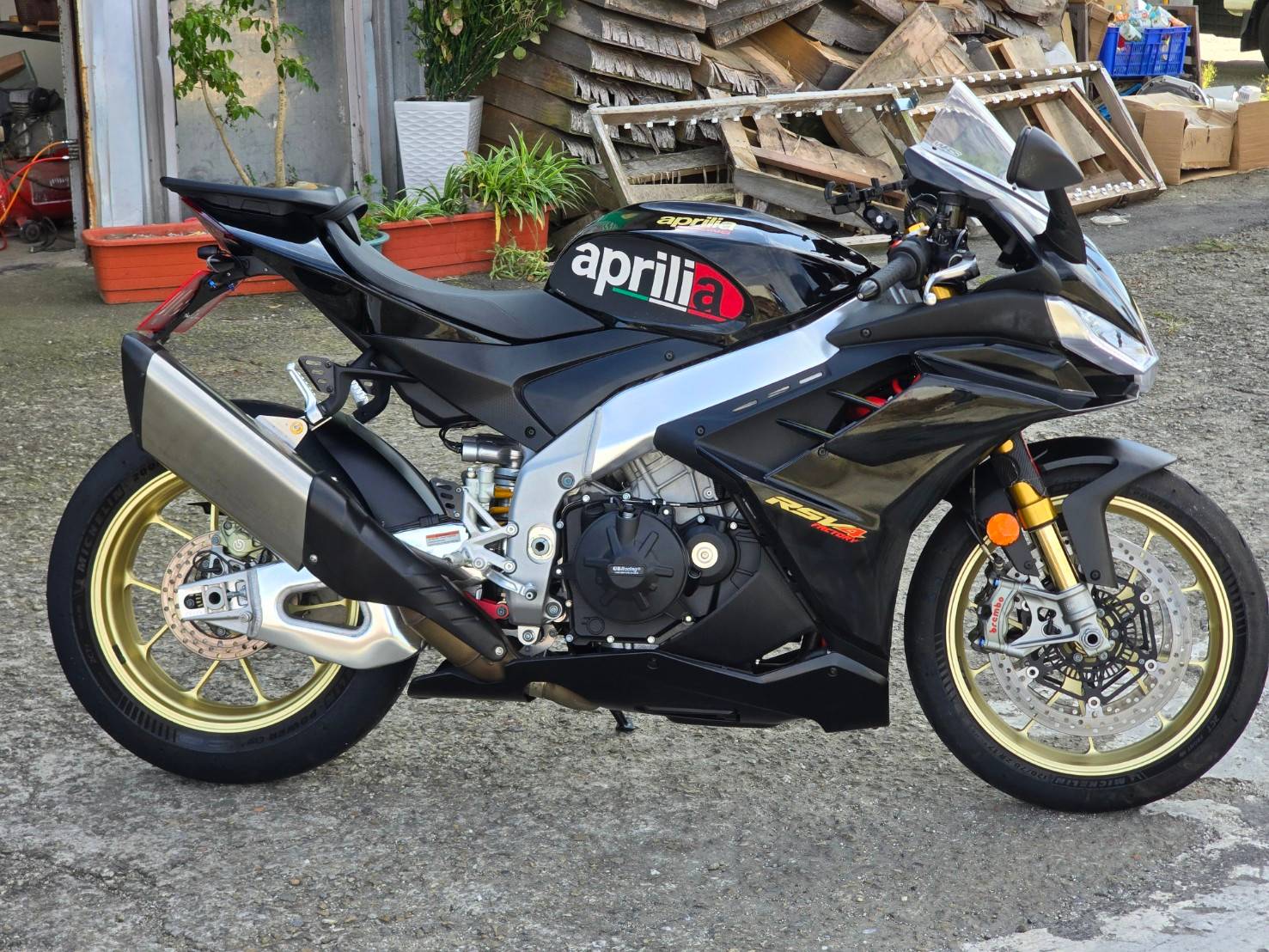 【個人自售】APRILIA RSV4 1100 FACTORY - 「Webike-摩托車市」 2022 新款 APRILIA RSV4 FACTORY ABS 工廠版