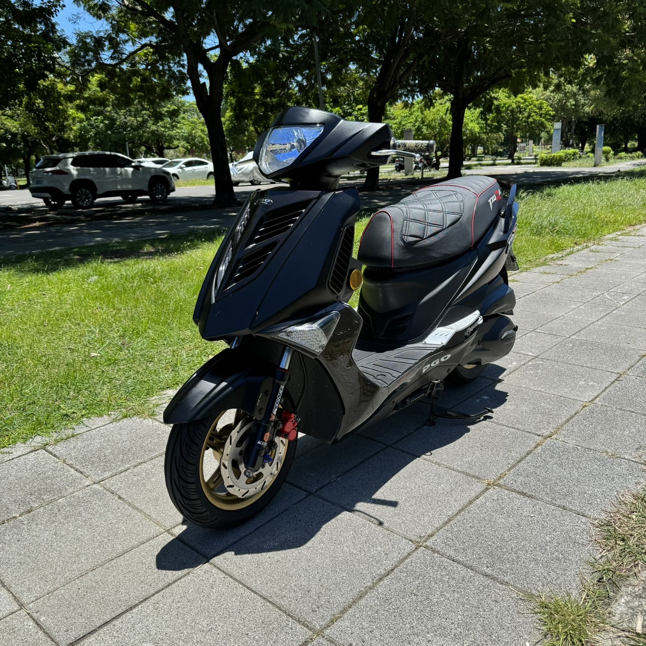 比雅久 彪虎 150 - 中古/二手車出售中 【高雄二手機車】2018 PGO 彪虎 150 #3703  實車實價/高雄二手機車買賣/便宜售代步車/經濟車 | 貳輪嶼二手機車行-高雄店/中古重機收購/gogoro買賣推薦/線上估價立刻加Line:@motor888 （台南、屏東也有到府收購）