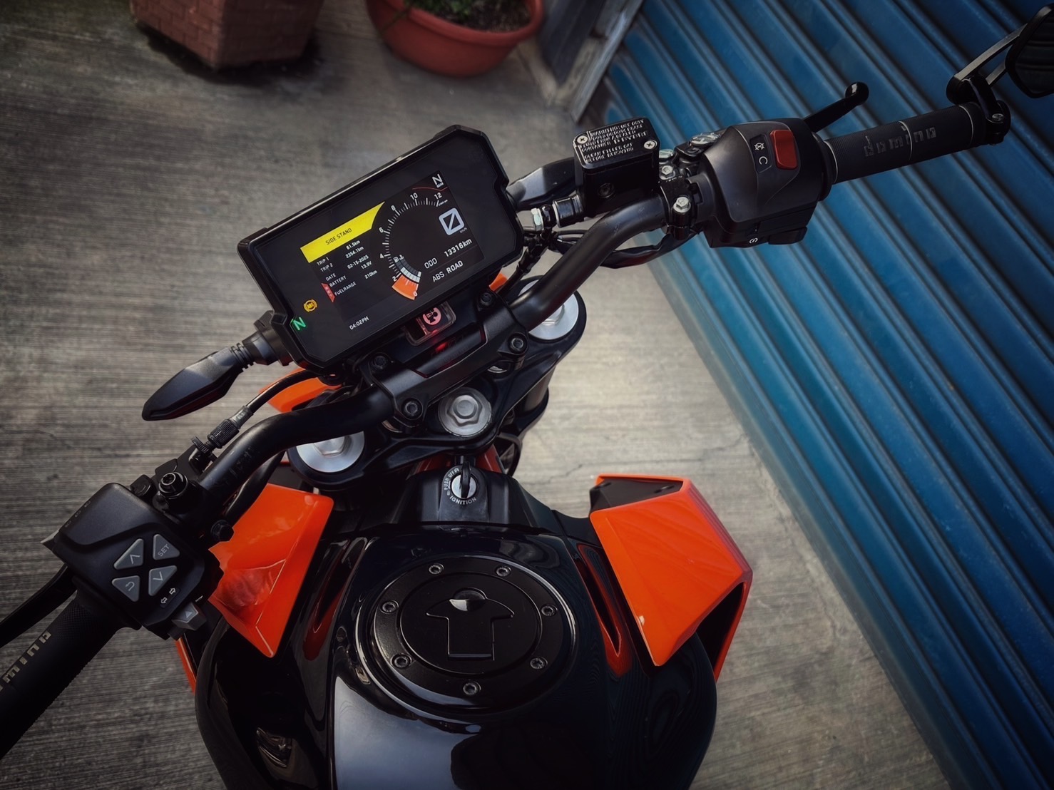 KTM 390DUKE - 中古/二手車出售中 Duke390 碳蠍管 行車記錄器 腳踏後移 小資族二手重機買賣 | 小資族二手重機買賣