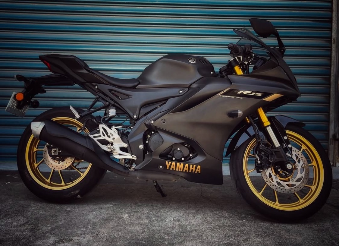 YAMAHA YZF-R15 - 中古/二手車出售中 R15v4 黑金色 一手無倒無摔 原廠保固 小資族二手重機買賣 | 小資族二手重機買賣