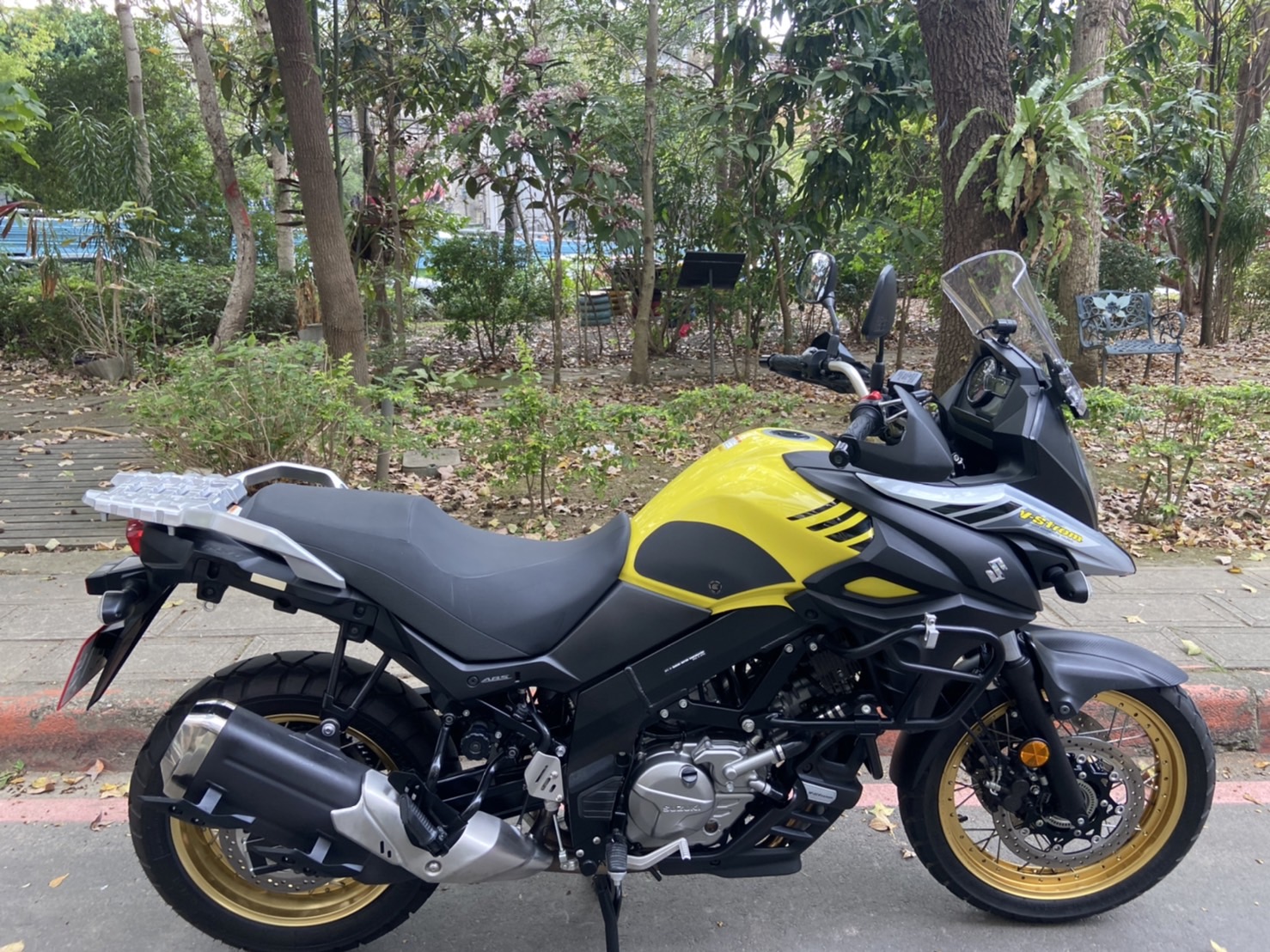 SUZUKI V-STROM 650 (DL650) - 中古/二手車出售中 低里程美車託售.多樣配備升級.無待修立馬可環島.全額銀帶免保人 | 立帆國際重機代銷中心