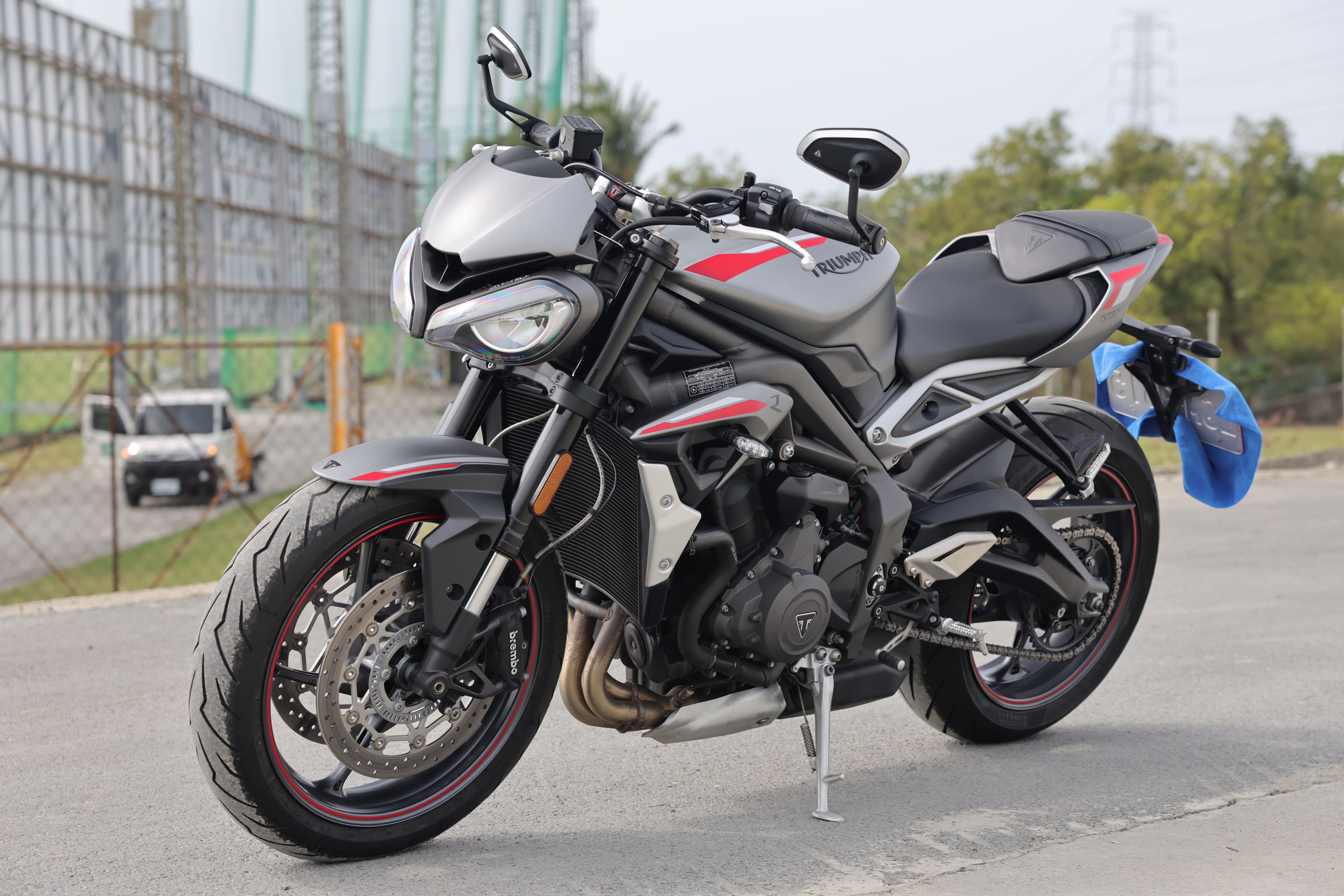 TRIUMPH STREET TRIPLE R LOW - 中古/二手車出售中 TRIUMPH STREET TRIPLE 765R 2021年 | 個人自售