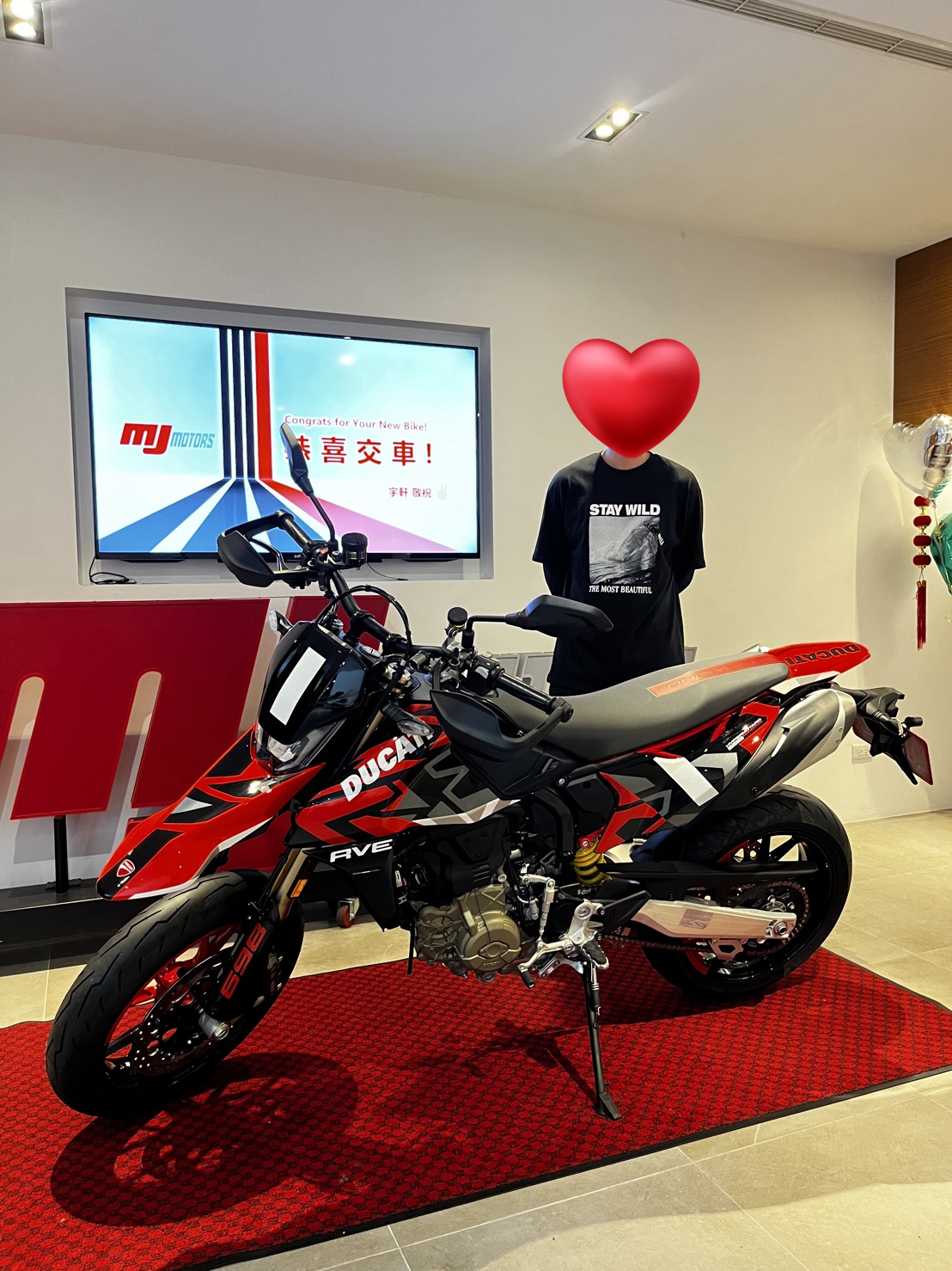 DUCATI HYPERMOTARD 698 MONO RVE新車出售中 【敏傑宇軒】賀交車 陳帥哥 DUCATI Hypermotard 698 RVE 公司車 | 重車銷售職人-宇軒 (敏傑)