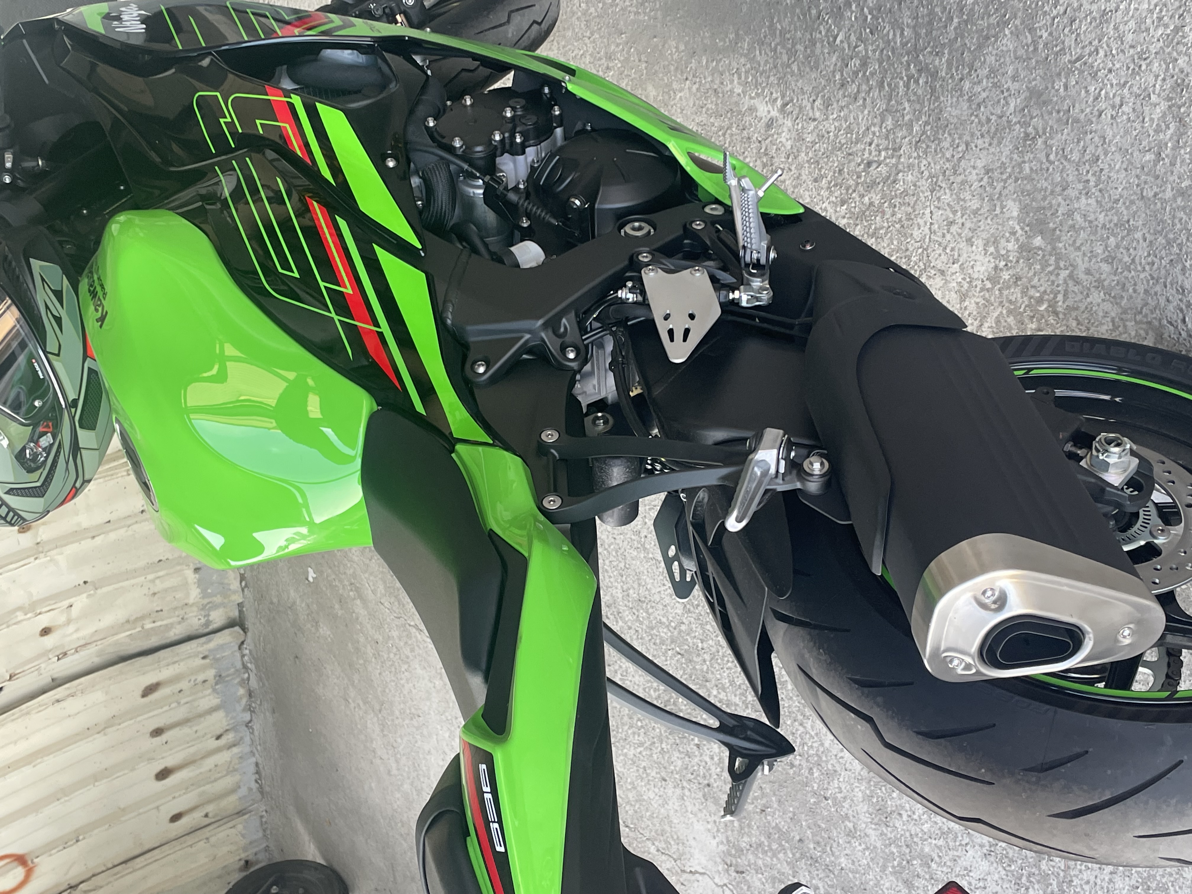 KAWASAKI NINJA ZX-6R - 中古/二手車出售中 個人自售 2024 3月領牌 zx-6r 636  | 個人自售