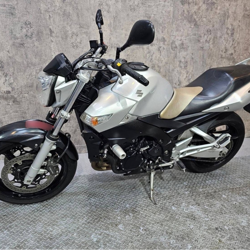 SUZUKI GSR600 - 中古/二手車出售中 【2006 SUZUKI GSR-600】 | 翊帆國際重車