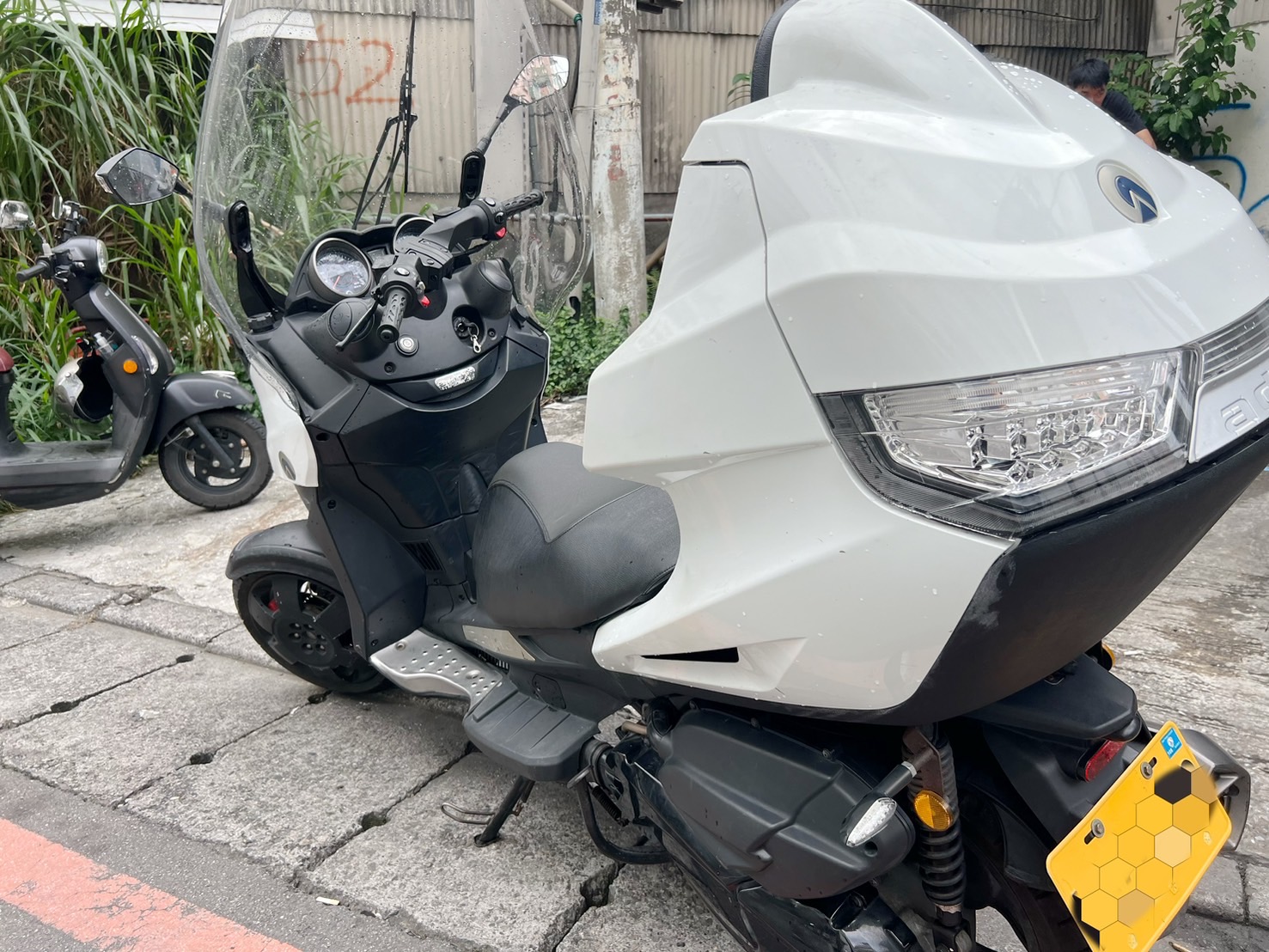 ADIVA AD3 300 - 中古/二手車出售中 雅蒂法 300 | 大蔡