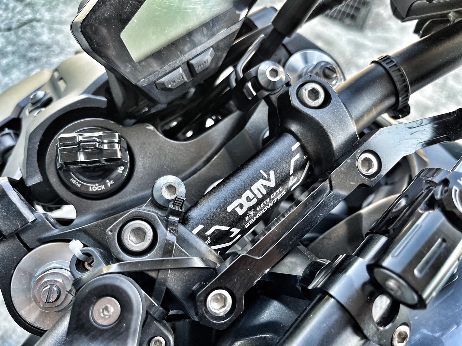 YAMAHA MT-09 - 中古/二手車出售中 Spark排氣管 MirrorWork腳踏 K-tech後避震 小資族二手重機買賣 | 小資族二手重機買賣