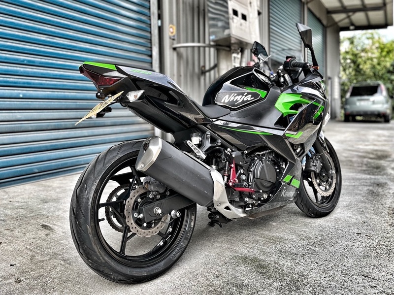 KAWASAKI NINJA400 - 中古/二手車出售中 降車身套件 WH!Z腳踏 行車記錄器 女用車 無摔車無事故 小資族二手重機買賣 | 小資族二手重機買賣