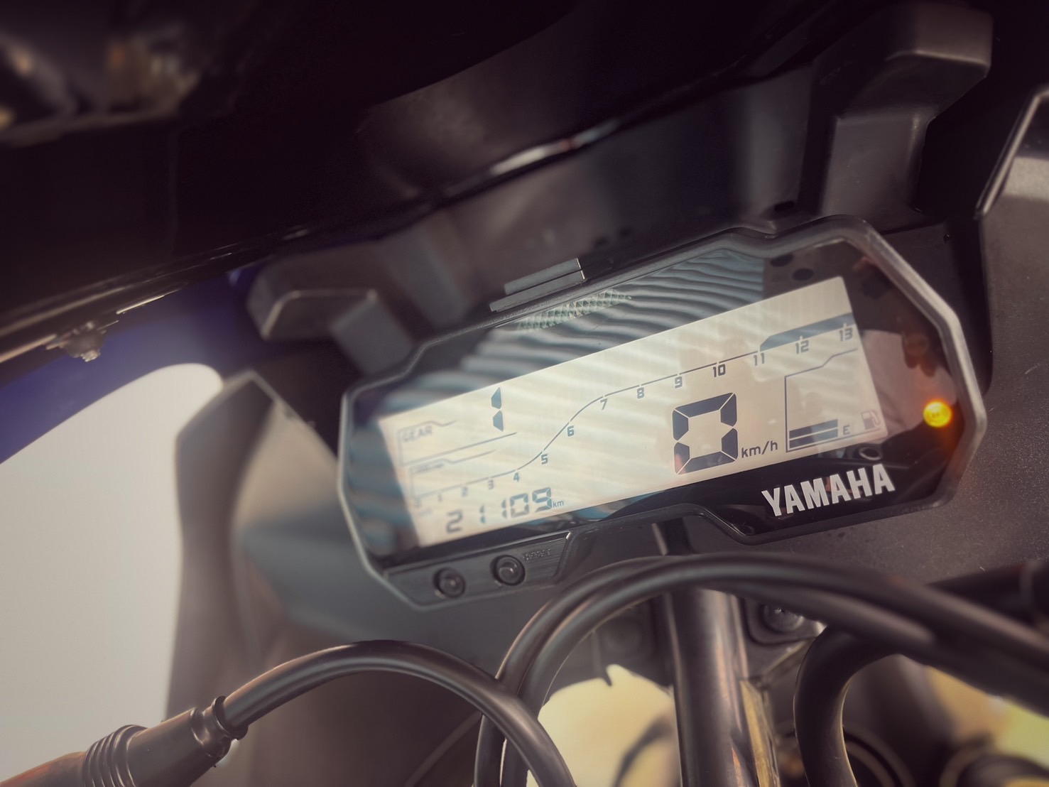 YAMAHA YZF-R15 - 中古/二手車出售中 LeoVince排氣管 行車記錄器 WH!Z腳踏 精品改裝 小資族二手重機買賣 | 小資族二手重機買賣
