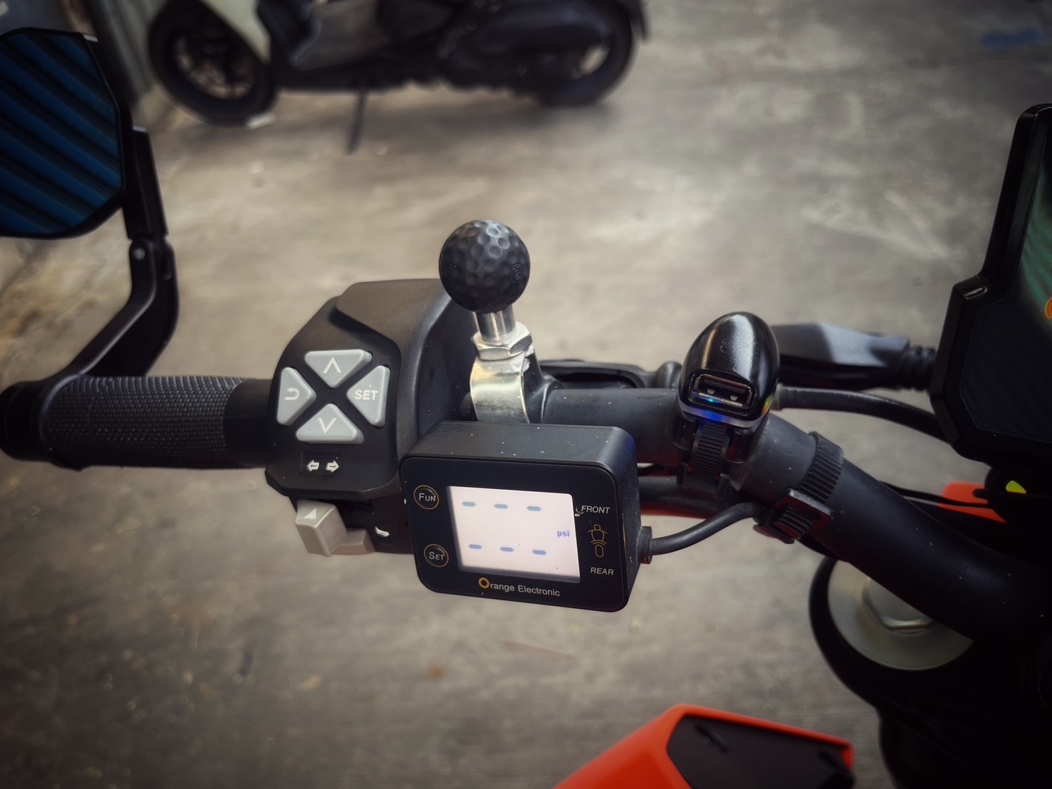 KTM 390DUKE - 中古/二手車出售中 KTM Duke390 一手公司車 基本改 無摔無事故 小資族二手重機買賣 | 小資族二手重機 ...