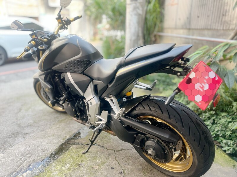 HONDA CB1000R - 中古/二手車出售中 HONDA CB1000R  協助分期、託運、換車補貼、代償結清 Line ID:@q0984380388 | 小菜輕重機