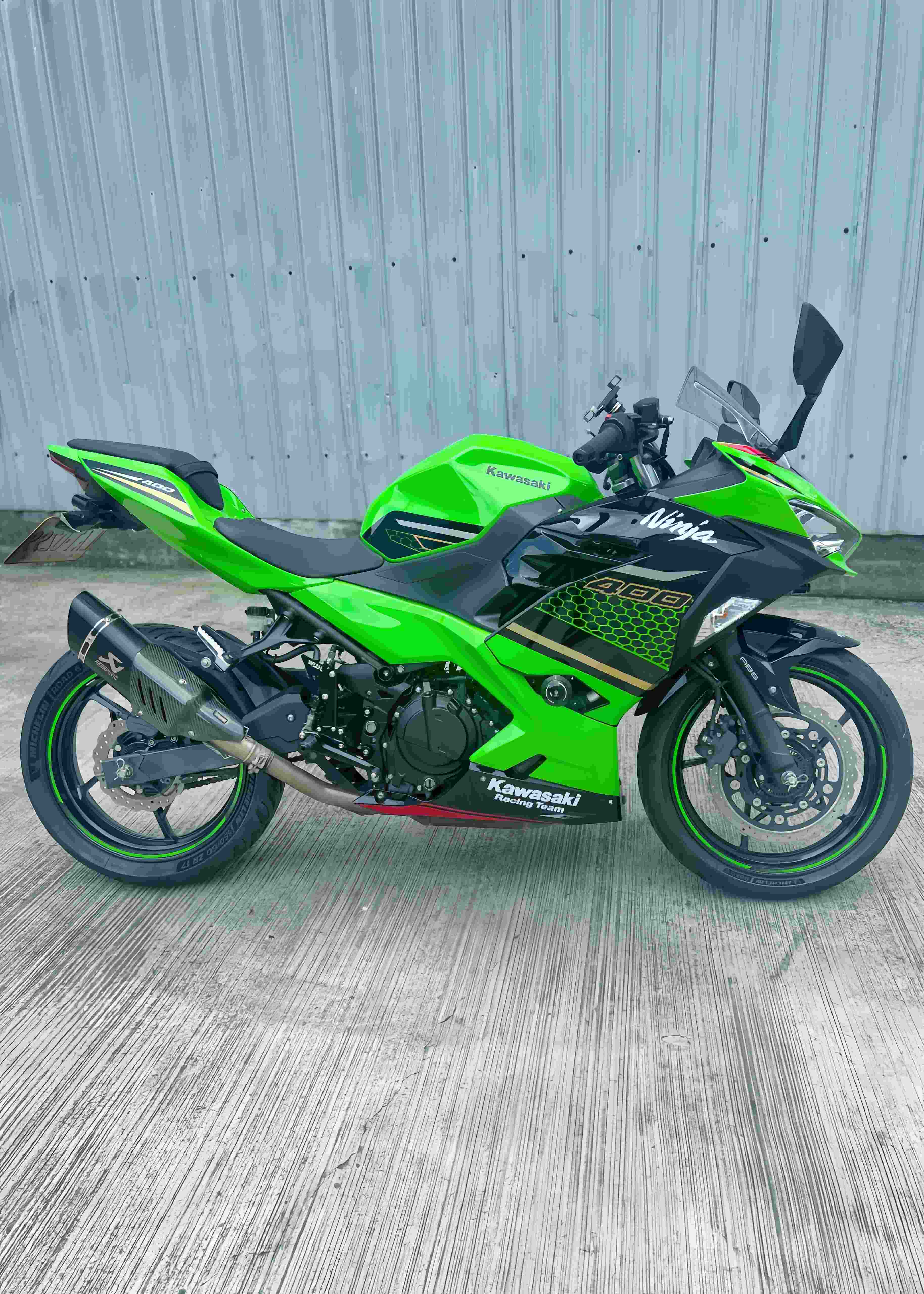 KAWASAKI NINJA400 - 中古/二手車出售中 2020年 NINJA400 仿蠍排氣管 W!ZH腳踏後移 前後行車紀錄器 短牌架  | 阿宏大型重機買賣