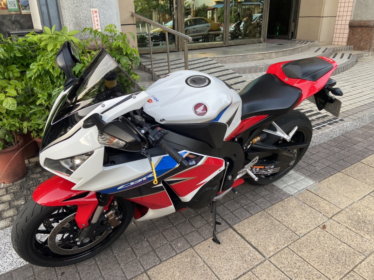 【個人自售】HONDA CBR1000RR Fire Blade - 「Webike-摩托車市」 低里程美車實跑5千公里.ABS版市場少有美車.全額銀貸