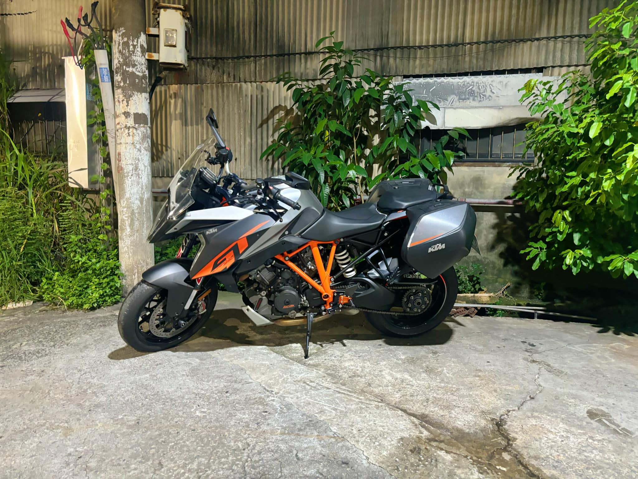 KTM 1290 SUPER DUKE GT - 中古/二手車出售中 KTM 1290 SUPER DUKE GT | 個人自售