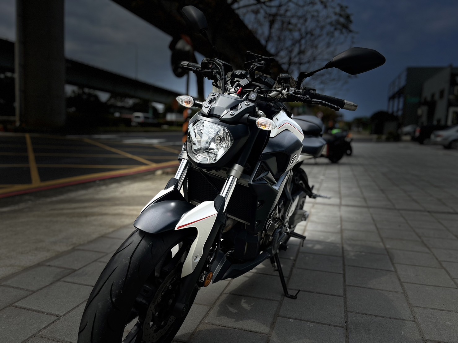 【小資族二手重機買賣】YAMAHA MT-07 - 「Webike-摩托車市」 IXIL排氣管 稀有白色 小資族二手重機買賣