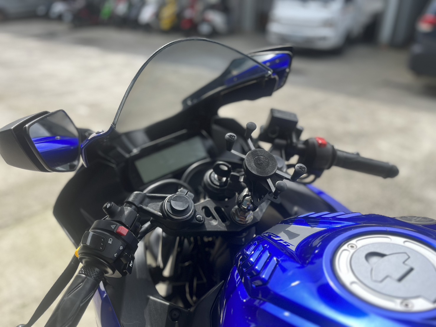 YAMAHA YZF-R15 - 中古/二手車出售中 ABS 行車記錄器 雙黃燈總成 無摔無事故 小資族二手重機買賣 | 小資族二手重機買賣