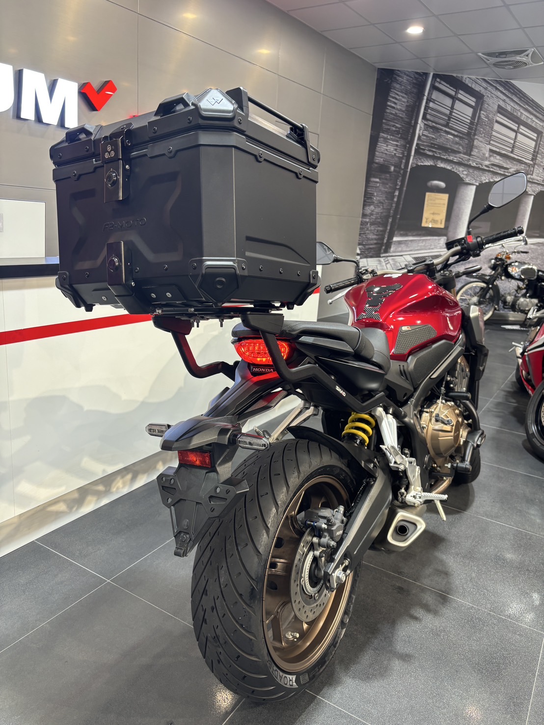 HONDA CB650R - 中古/二手車出售中 車款 : CB650R 出廠年份：2020 領牌年份：2020.02 行駛里程：8056公里 車輛所在：新北市中和區 | 個人自售