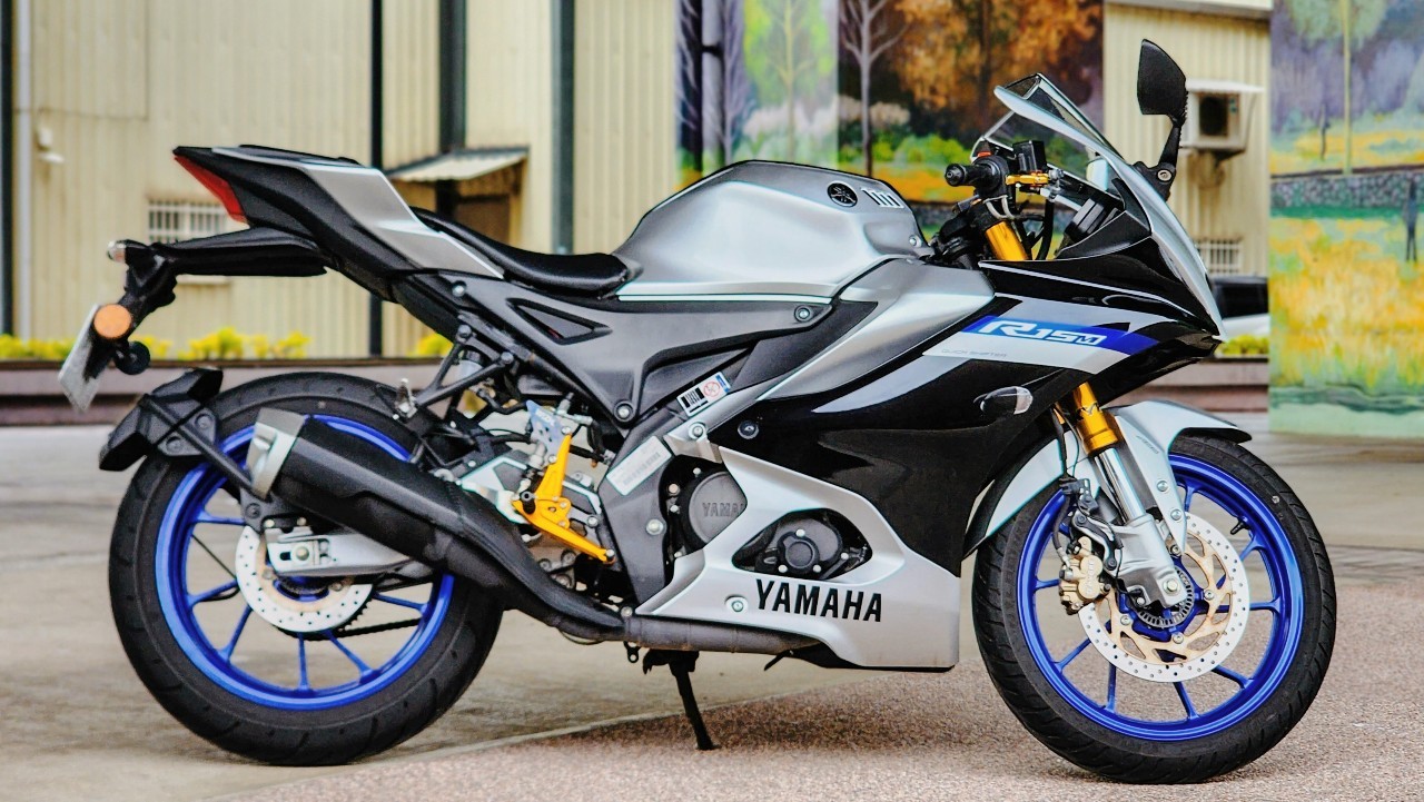 YAMAHA YZF-R15(泰規) - 中古/二手車出售中 2022 YAMAHA YZF R15 V4 M版 原廠配備超多 僅跑七千公里 | 個人自售