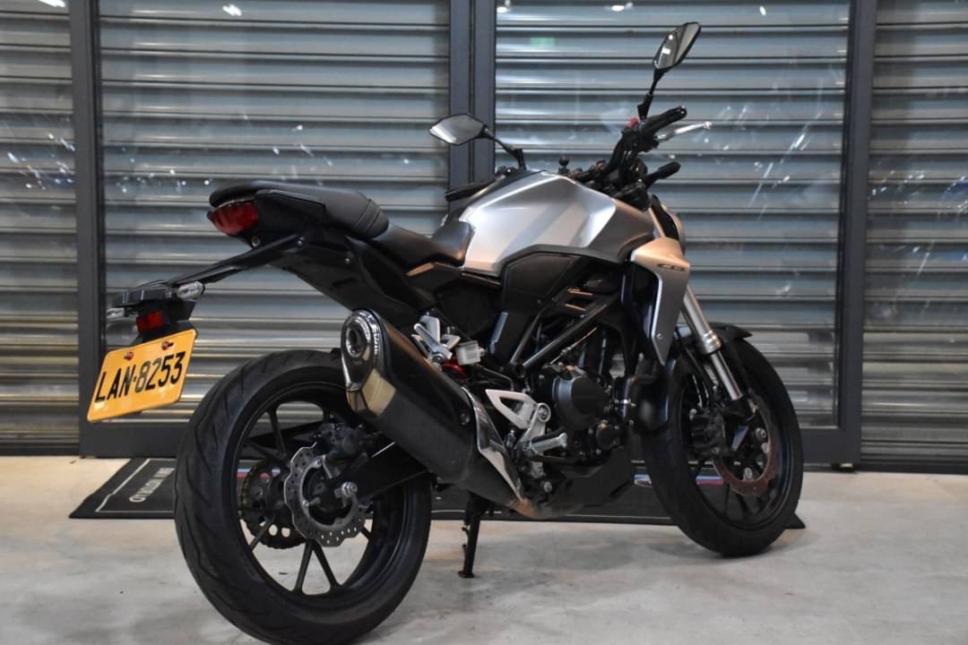 HONDA CB300R - 中古/二手車出售中 銀色系 小資族二手重機買賣 | 小資族二手重機買賣