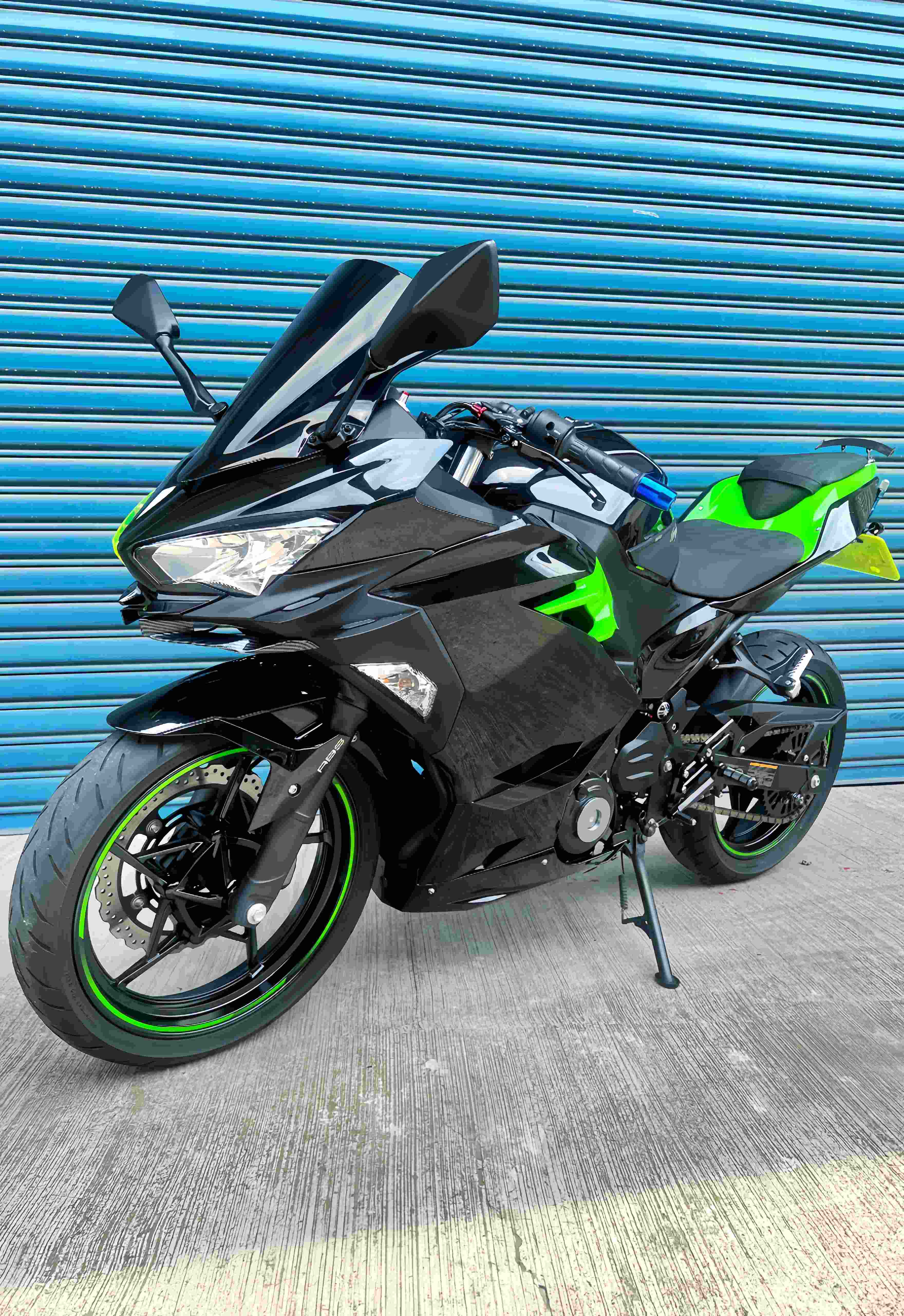 KAWASAKI NINJA400 - 中古/二手車出售中 2020年 NINJA400 YSS-GRACING 掛瓶後避震 TWN離合器總成 BREMBO卡鉗 眾多改裝  | 阿宏大型重機買賣