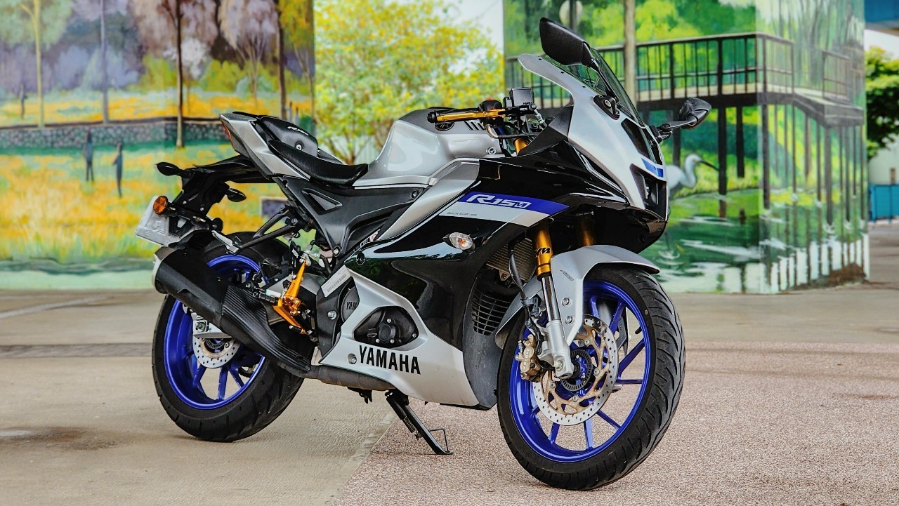 YAMAHA YZF-R15(泰規) - 中古/二手車出售中 2022 YAMAHA YZF R15 V4 M版 原廠配備超多 僅跑七千公里 | 個人自售