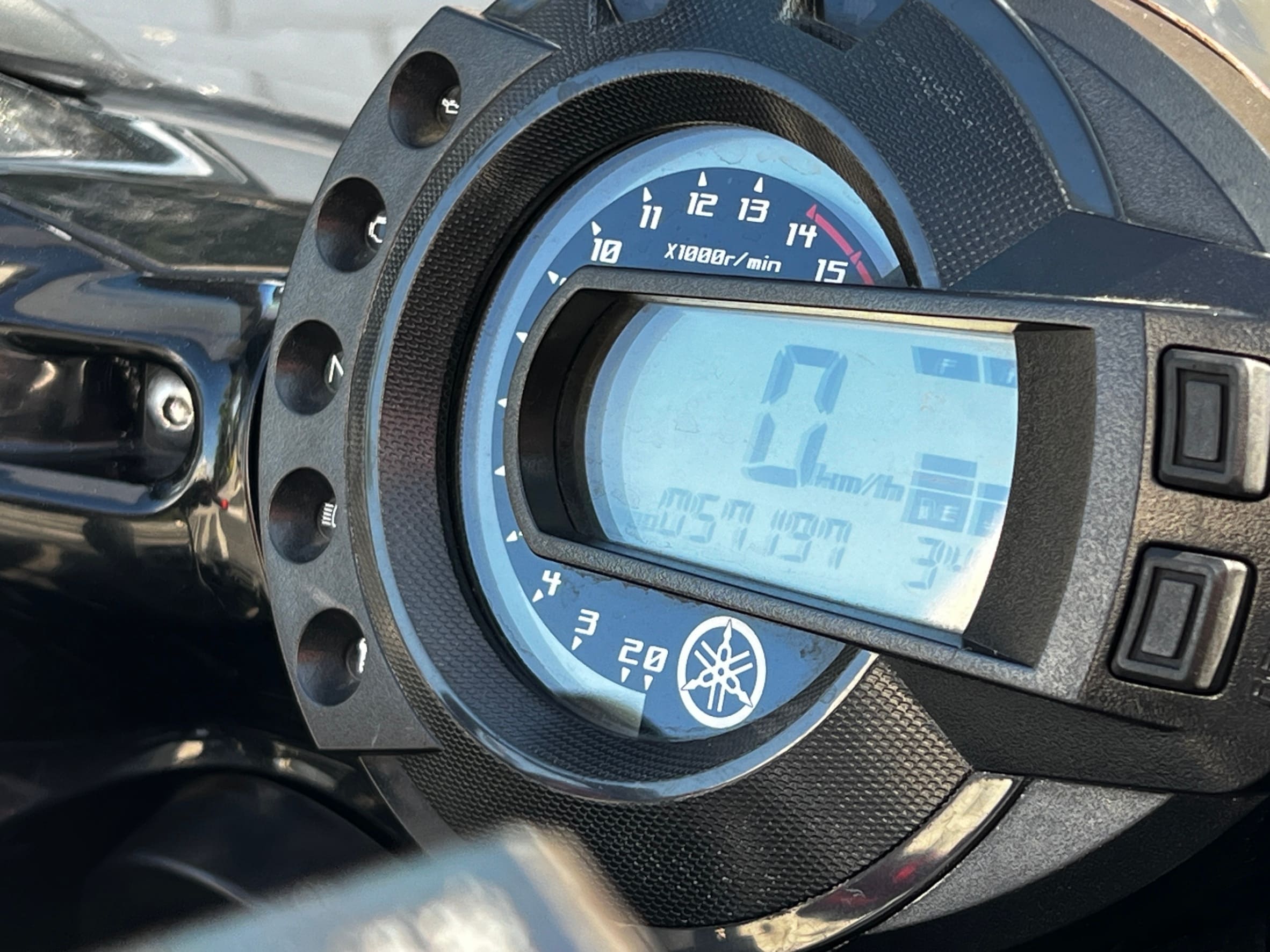 YAMAHA FZ6 - 中古/二手車出售中 2004年 YAMAHA FZ6/0元交車/分期貸款/車換車/線上賞車/到府交車 | 翊帆國際重車