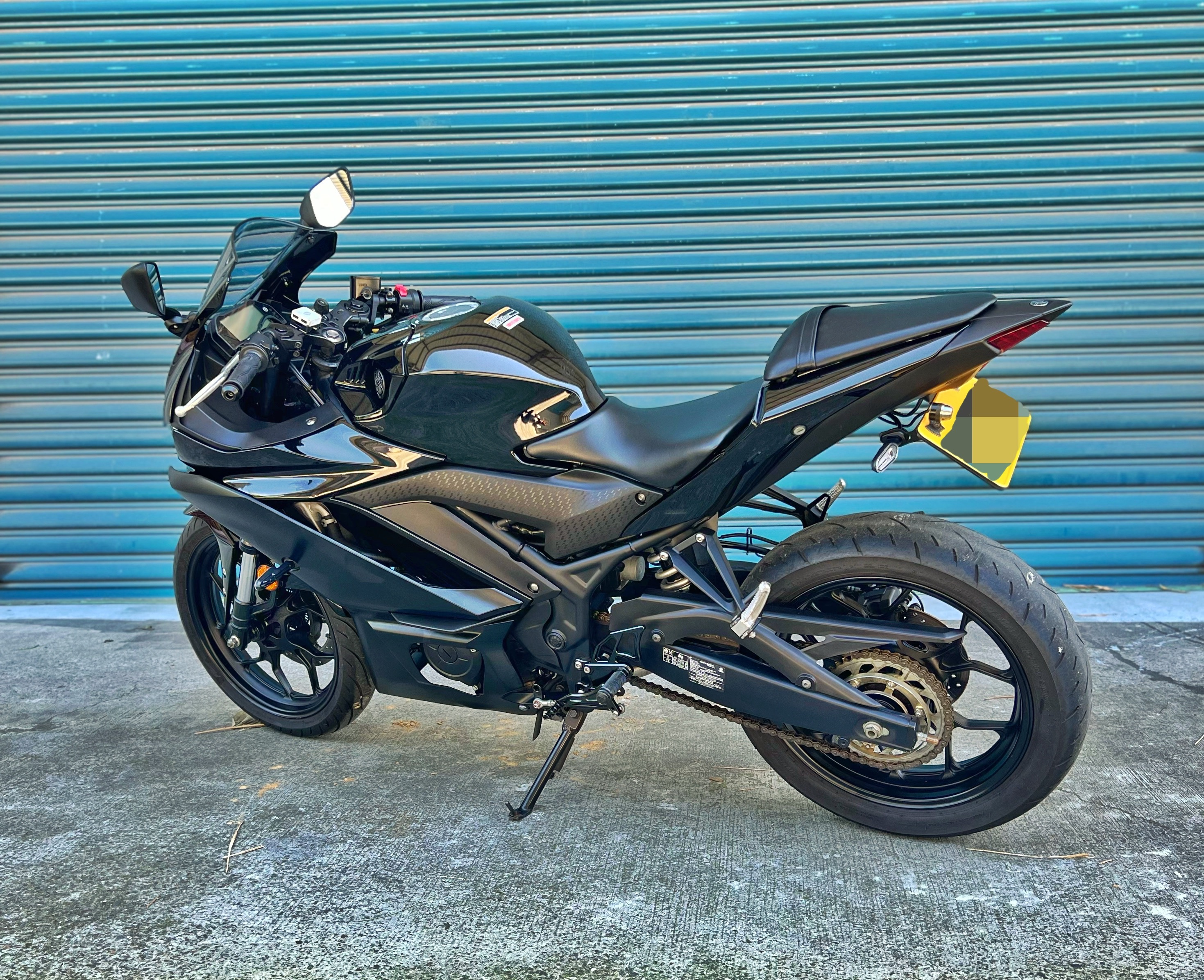 YAMAHA YZF-R3 - 中古/二手車出售中 2022年 R3 碳蠍管 腳踏後移 短牌架 前後行車紀錄器 阿宏大型重機買賣 | 阿宏大型重機買賣