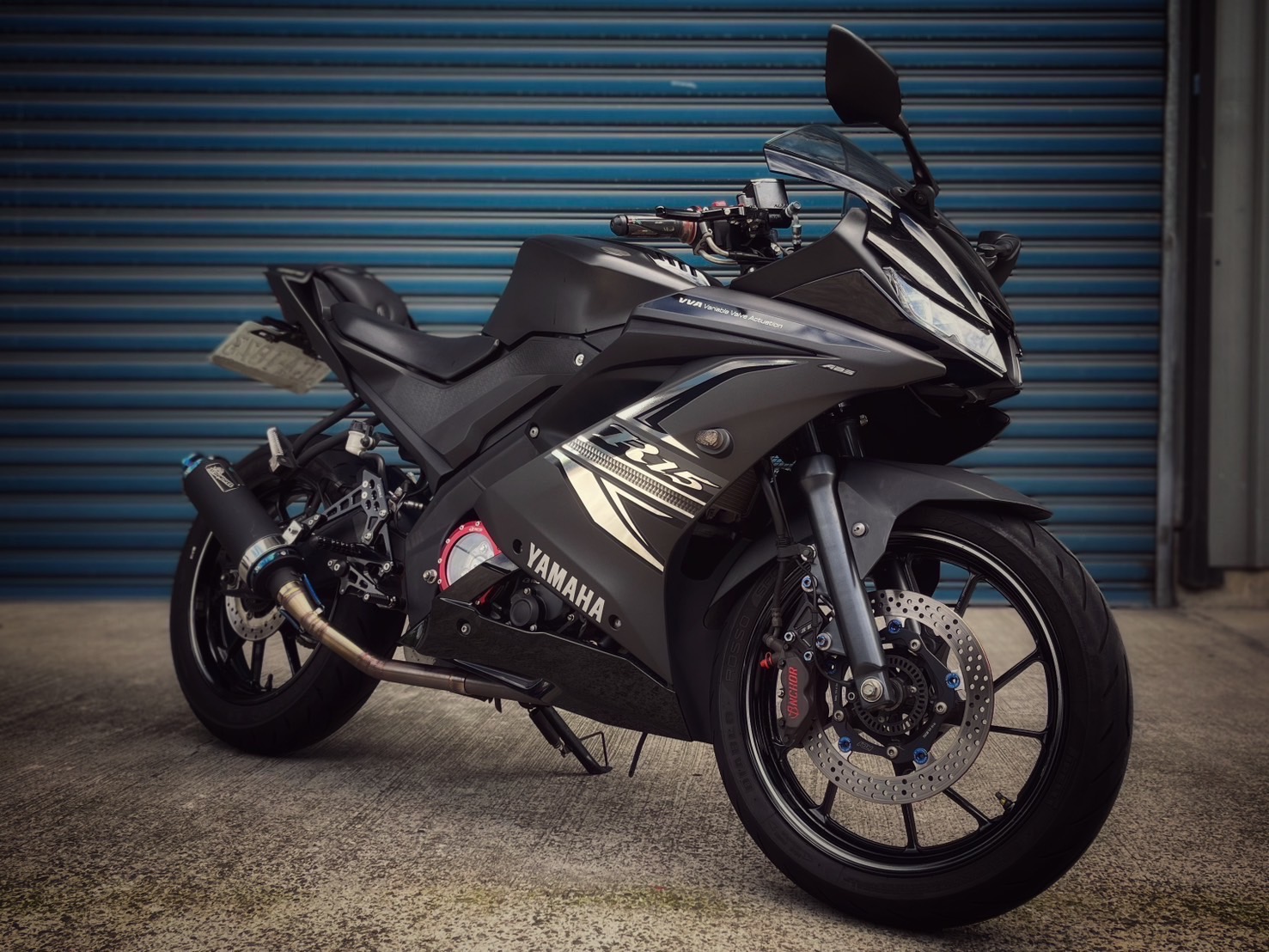 YAMAHA YZF-R15 - 中古/二手車出售中 R15 ABS 歹徒合格排氣管 透明case蓋 快速油門座 腳踏後移 小資族二手重機買賣 | 小資族二手重機買賣