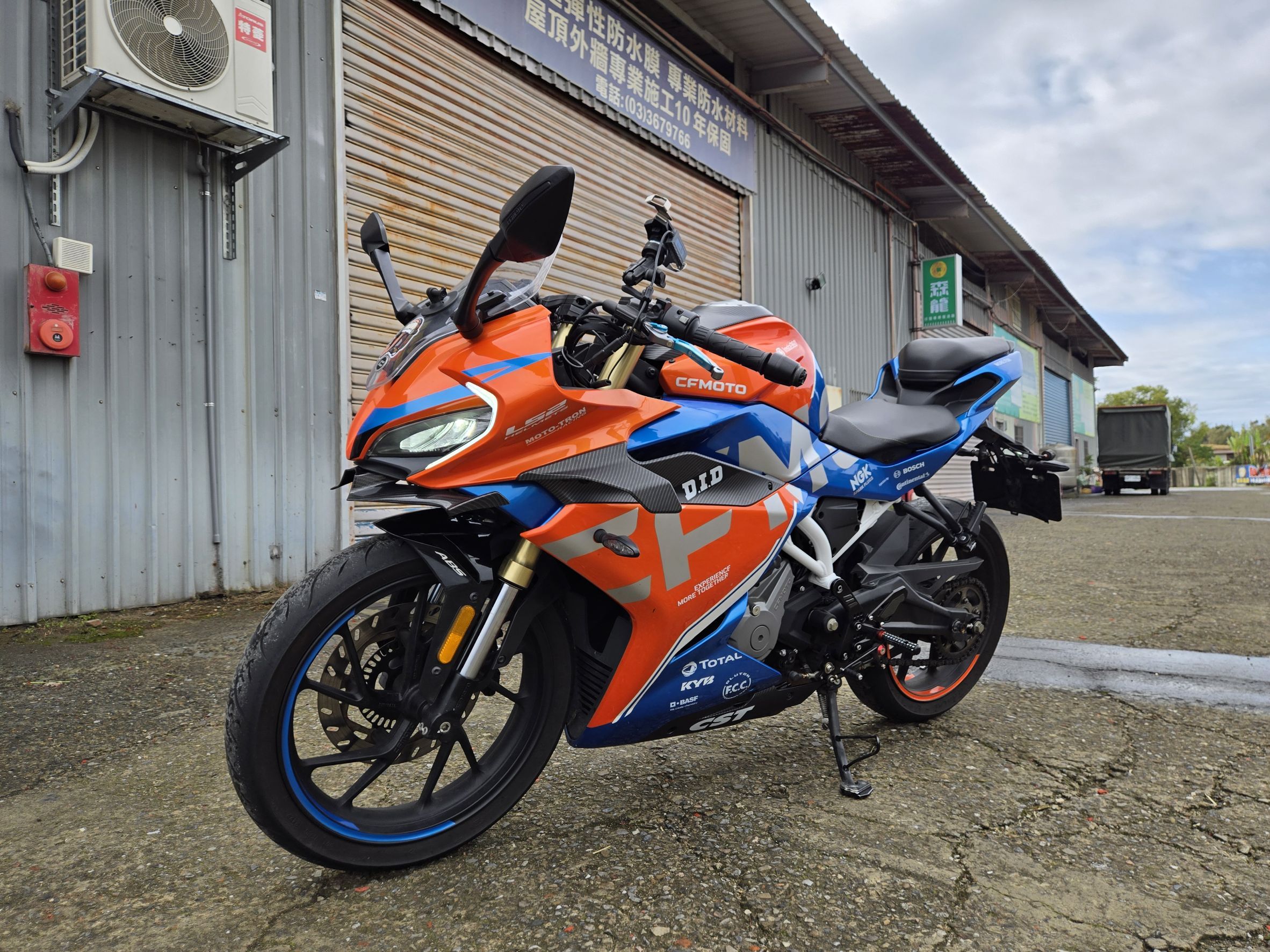 CFMOTO 春風 250SR - 中古/二手車出售中 [出售] 2022年 春風 CFMOTO 250SR | 老爹重機