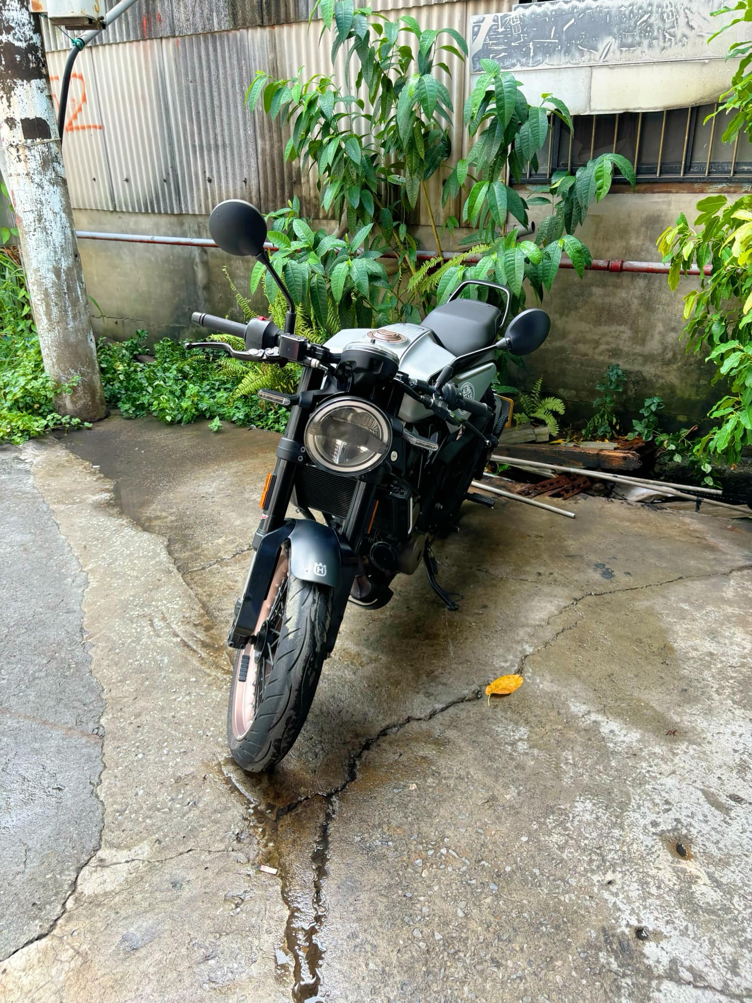 HUSQVARNA VITPILEN 401 - 中古/二手車出售中 HUSQVARNA VITPILEN 白箭401 | 個人自售