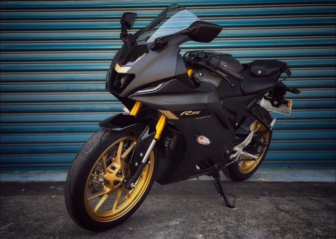 YAMAHA YZF-R15 - 中古/二手車出售中 R15v4 黑金配色 一手車 無倒無摔 保固中 小資族二手重機買賣 | 小資族二手重機買賣