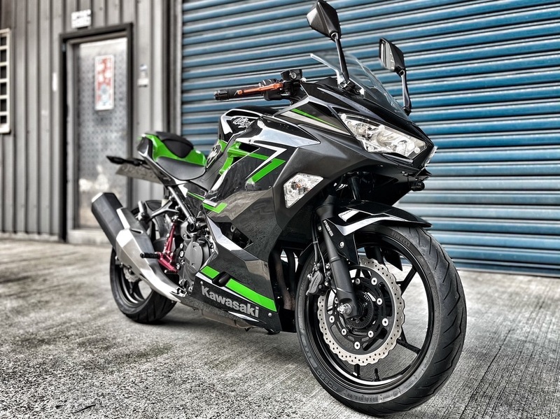 KAWASAKI NINJA400 - 中古/二手車出售中 降車身套件 WH!Z腳踏後移 行車記錄器 無摔無事故 小資族二手重機買賣 | 小資族二手重機買賣