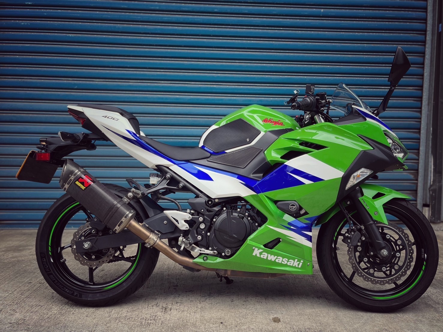 KAWASAKI NINJA400 - 中古/二手車出售中 碳蠍管 行車記錄器 兩套車殼 原廠品齊全 小資族二手重機買賣 | 小資族二手重機買賣