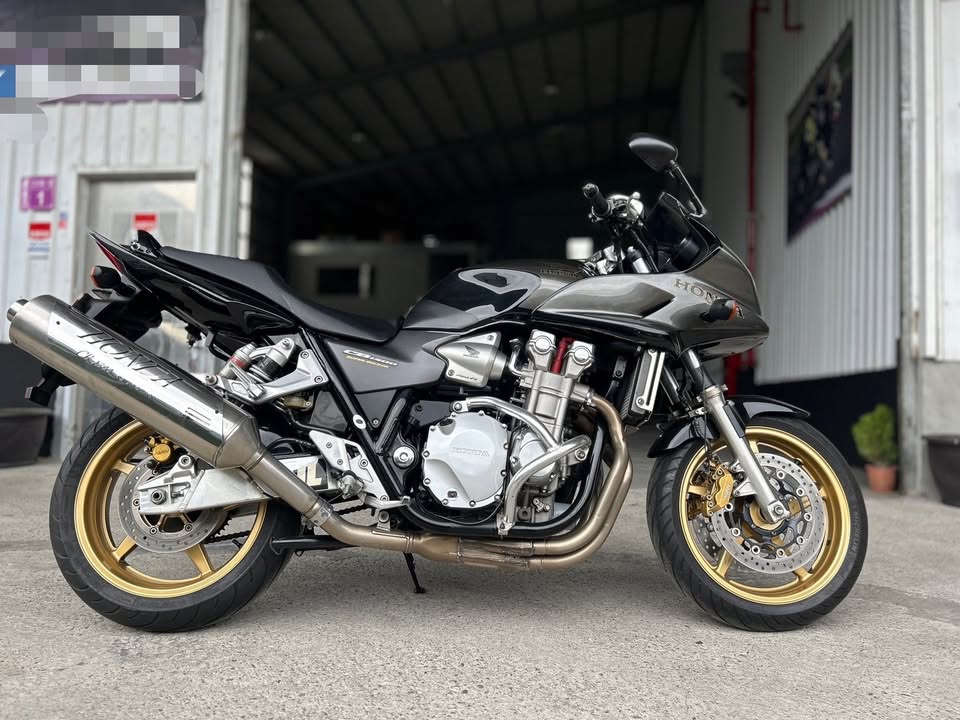 HONDA CB1300SB (CB1300S) - 中古/二手車出售中 2005 HONDA CB1300 SB | 個人自售