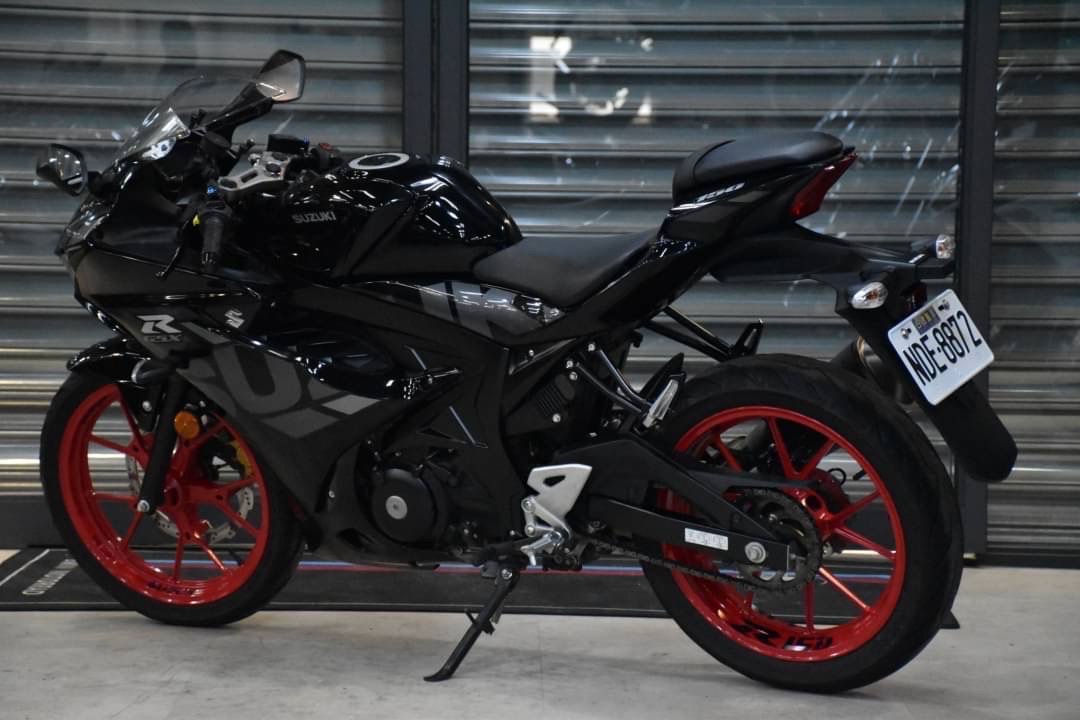 SUZUKI GSX-R150 - 中古/二手車出售中 黑色系 小資族二手重機買賣 里程保證8000 | 小資族二手重機買賣