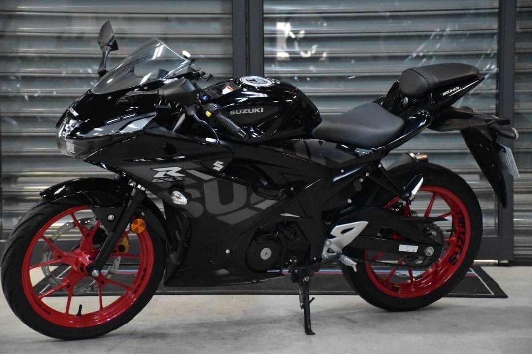 SUZUKI GSX-R150 - 中古/二手車出售中 黑色系 小資族二手重機買賣 里程保證8000 | 小資族二手重機買賣