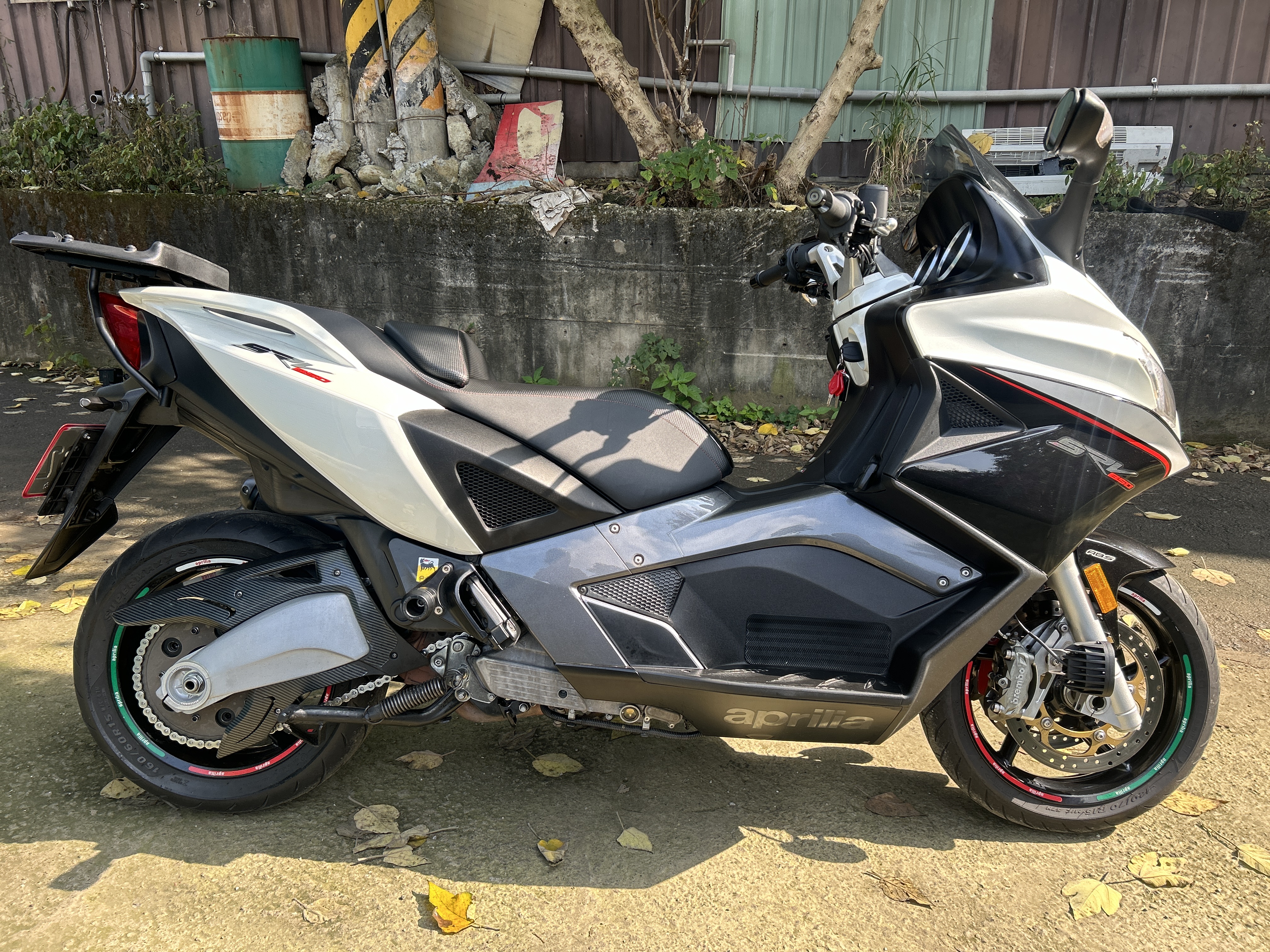 APRILIA SRV850 - 中古/二手車出售中 2015 APRILIA SRV850 | 個人自售