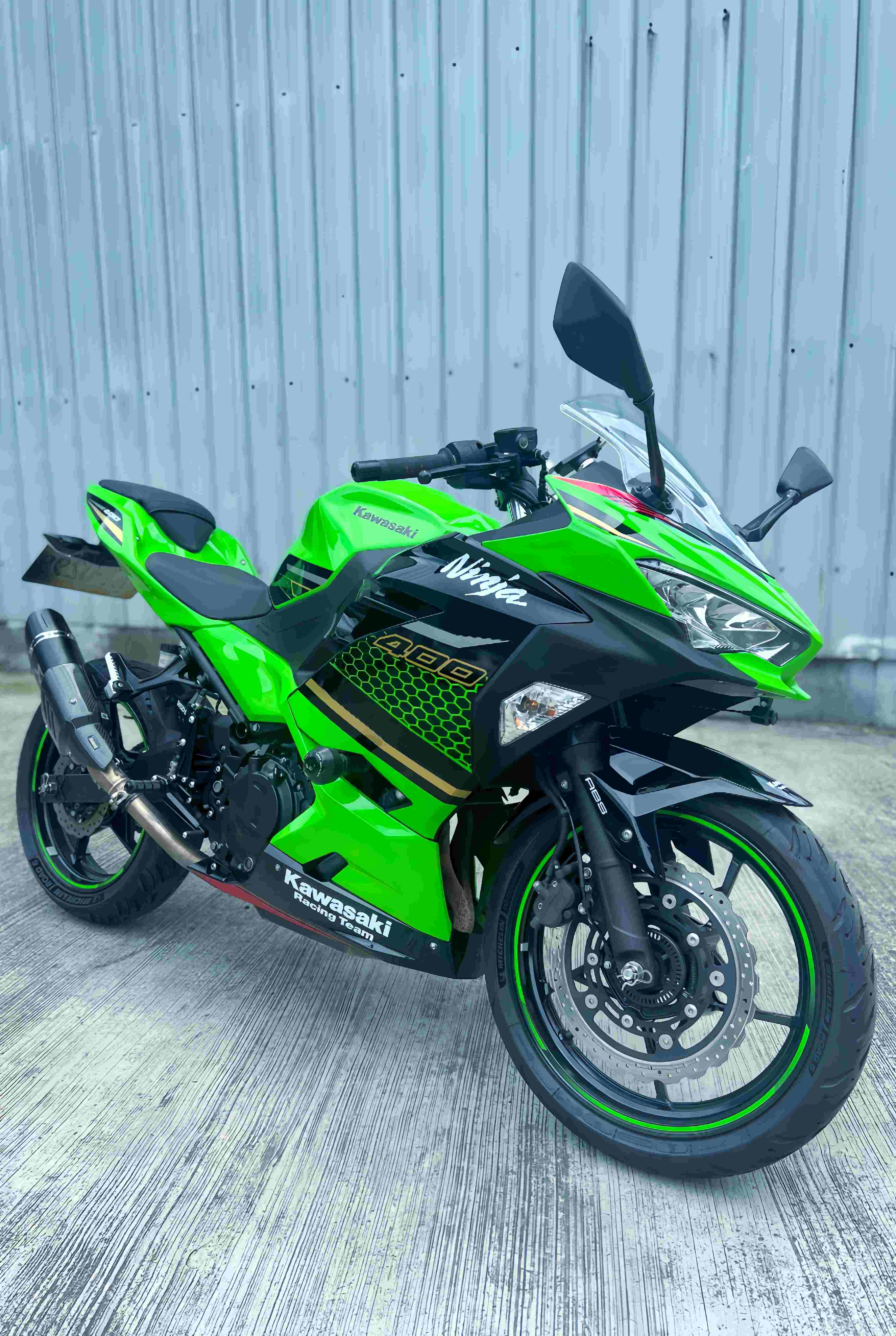 KAWASAKI NINJA400 - 中古/二手車出售中 2020年 NINJA400 仿蠍排氣管 W!ZH腳踏後移 前後行車紀錄器 短牌架  | 阿宏大型重機買賣