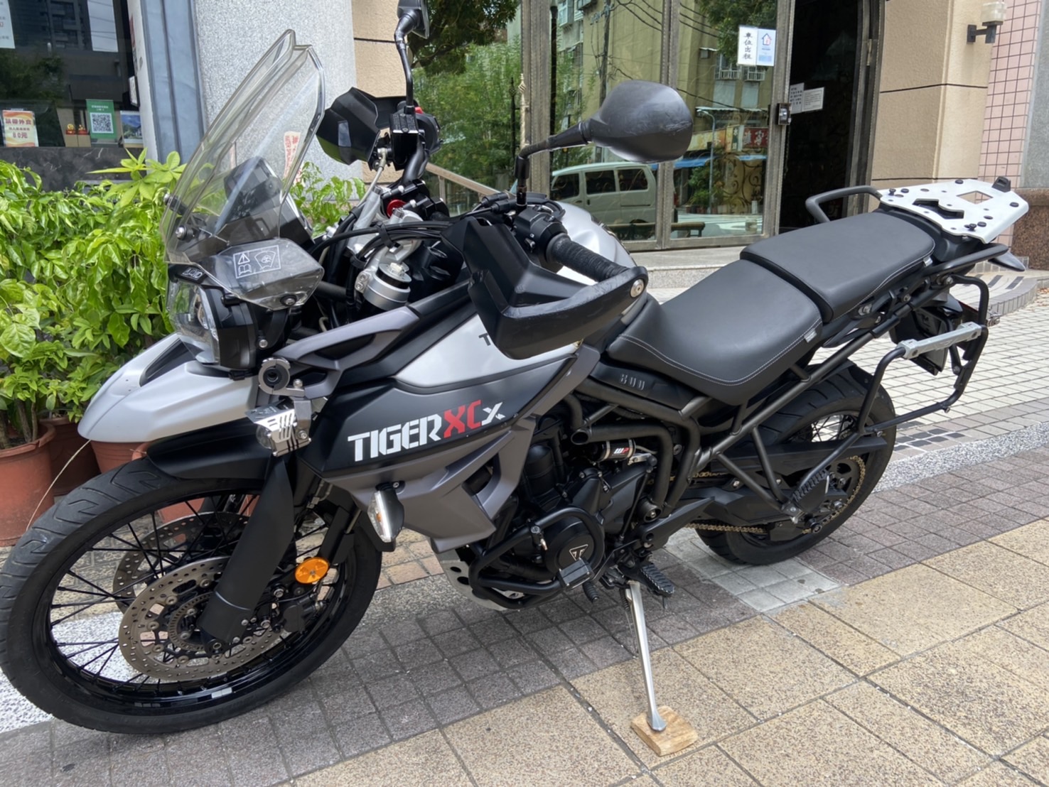 TRIUMPH TIGER800 - 中古/二手車出售中 多功能美車託售.3箱全配備.車況極佳立馬可環島.全額銀貸免保人 | 立帆國際重機代銷中心