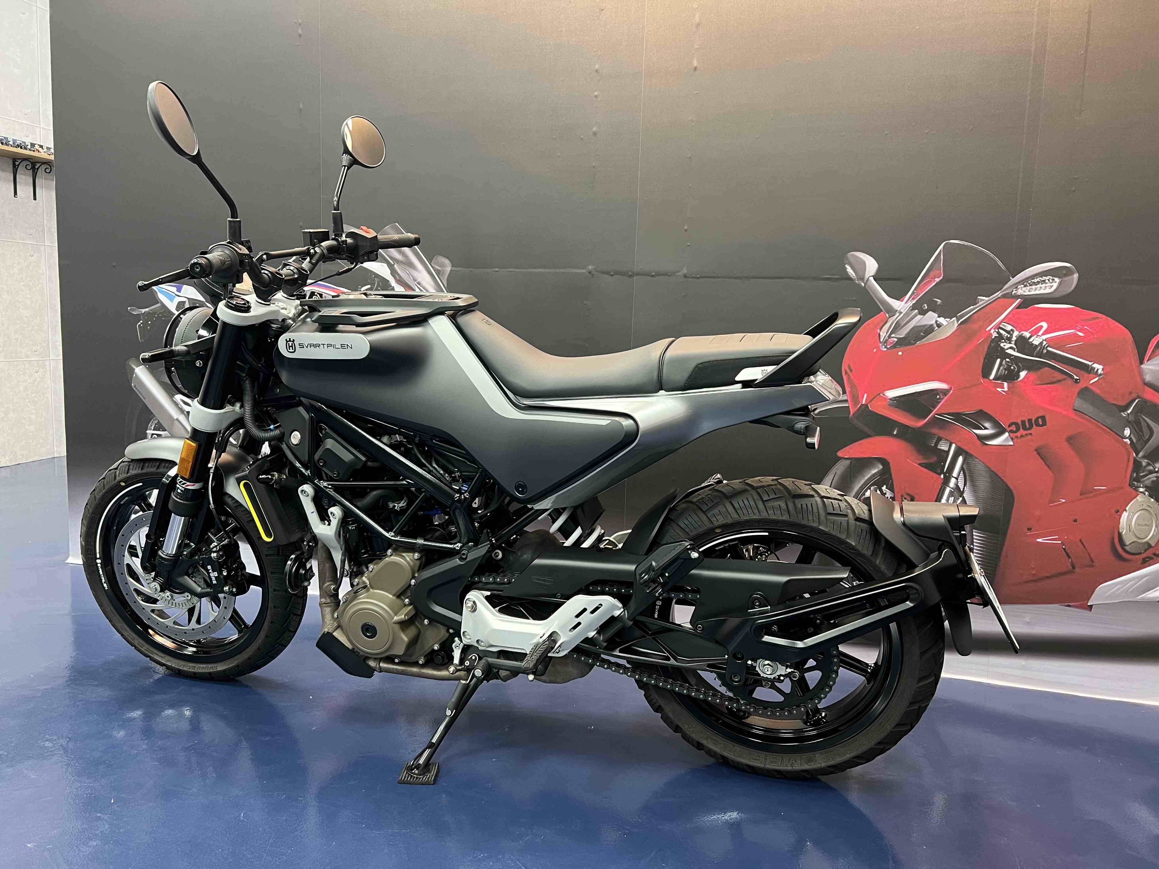 HUSQVARNA SVARTPILEN 250 - 中古/二手車出售中 2021 Husqvarna Svartpilen 250 黑劍 | 哈斯重機