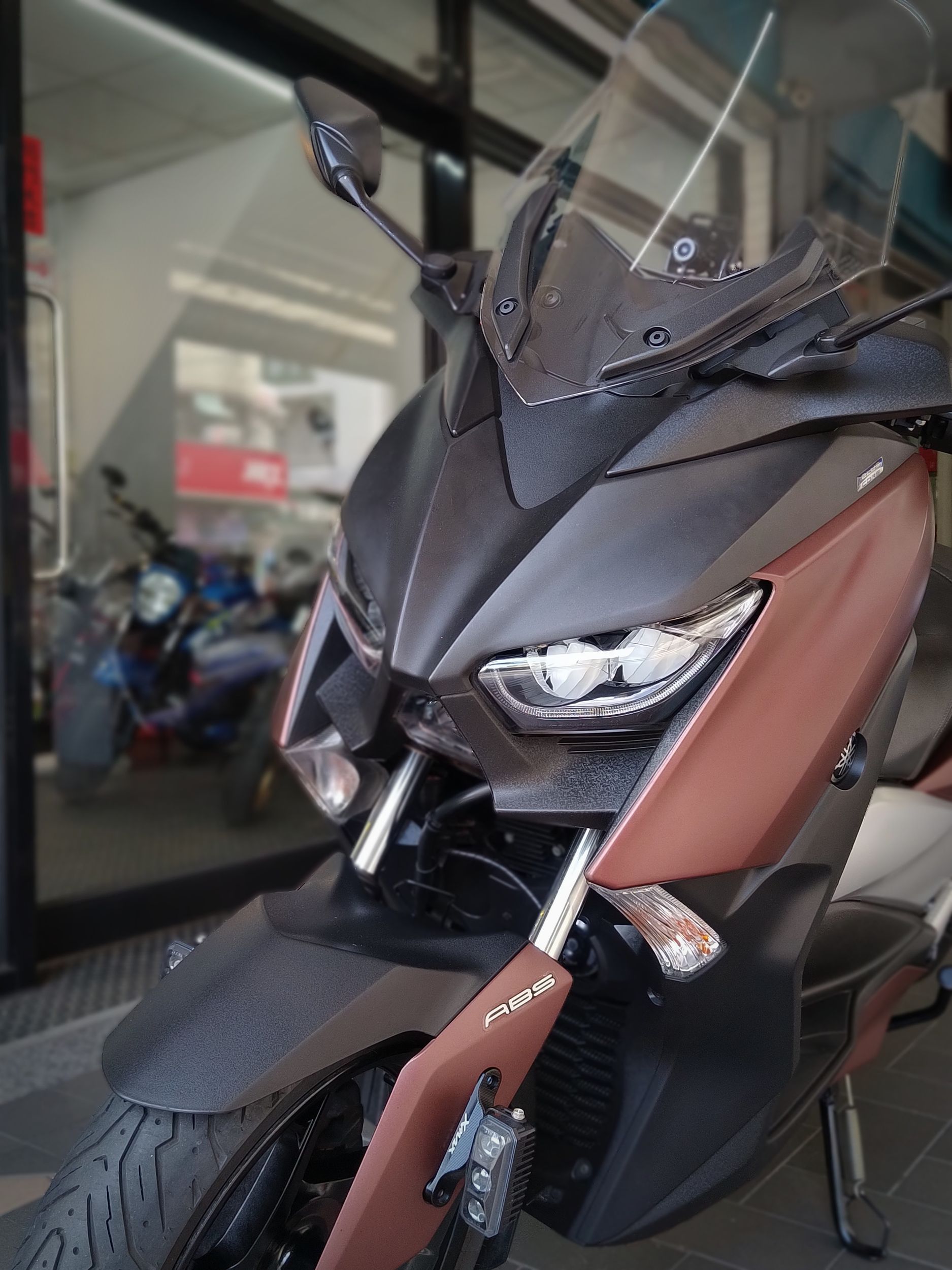 YAMAHA X-MAX 300 - 中古/二手車出售中 X-MAX ABS 總代理，無傷漂亮只跑12480km | 成蘆進口摩托車