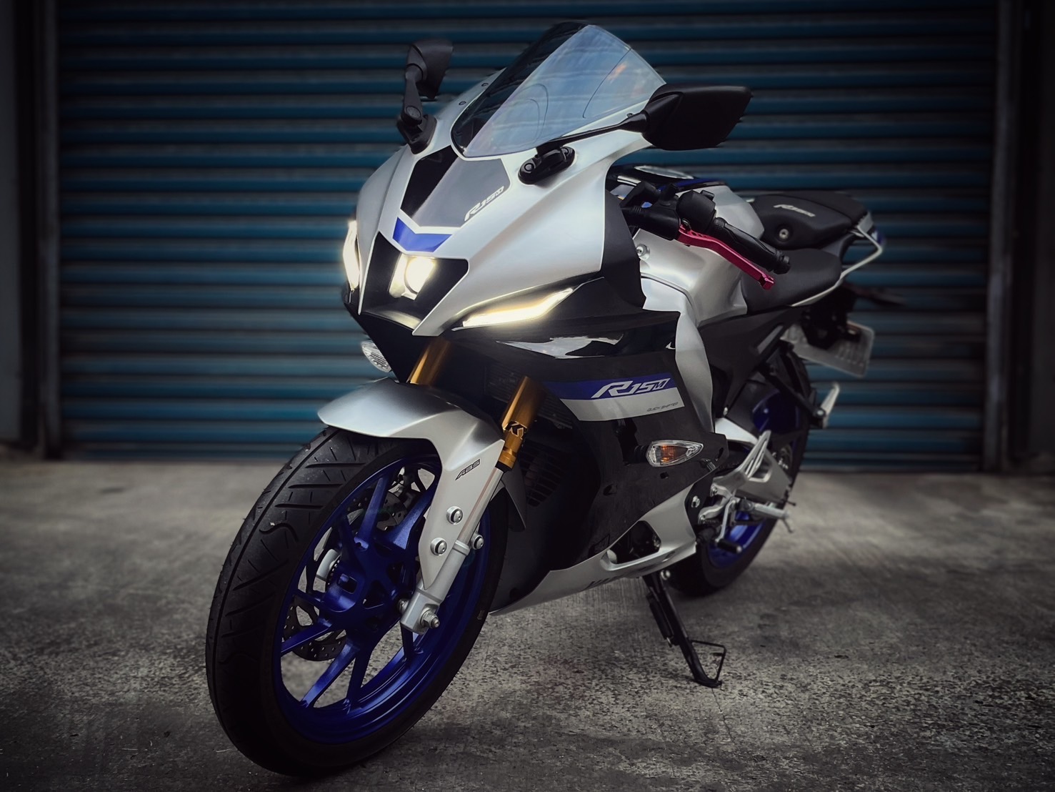 YAMAHA YZF-R15 - 中古/二手車出售中 R15v4M 基本改裝 無摔車無事故 小資族二手重機買賣 | 小資族二手重機買賣