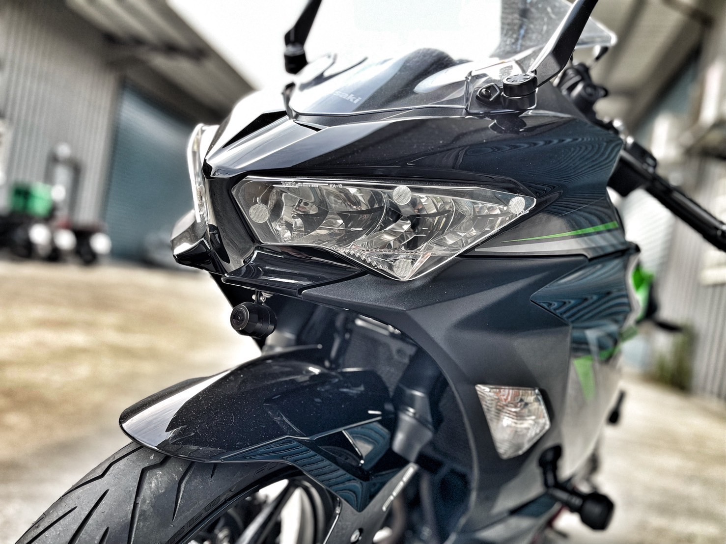 KAWASAKI NINJA400 - 中古/二手車出售中 降車身套件 WH!Z腳踏 行車記錄器 瓷釉黑 無摔無事故 小資族二手重機買賣 | 小資族二手重機買賣