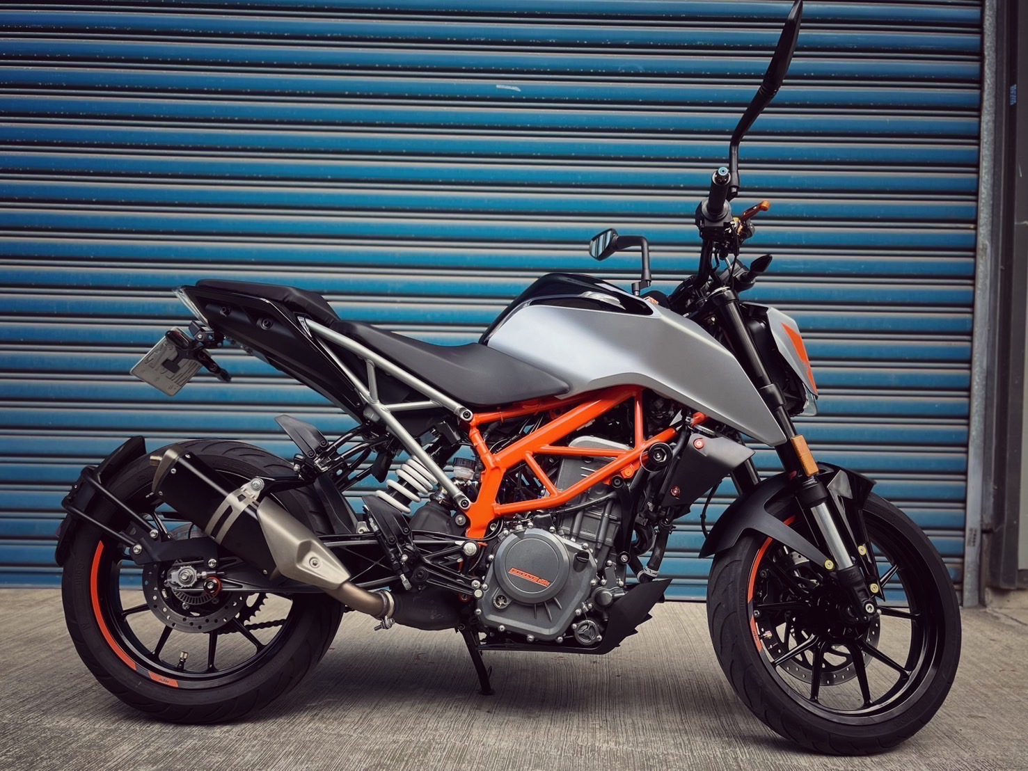 KTM 250DUKE - 中古/二手車出售中 鈦合金中段排氣管 魚眼大燈 眾多鈦螺絲 小資族二手重機買賣 | 小資族二手重機買賣