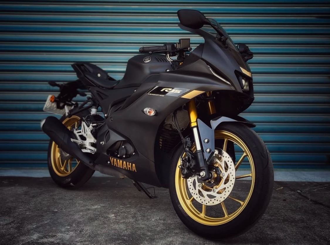 YAMAHA YZF-R15 - 中古/二手車出售中 R15v4 黑金配色 一手車 無倒無摔 保固中 小資族二手重機買賣 | 小資族二手重機買賣