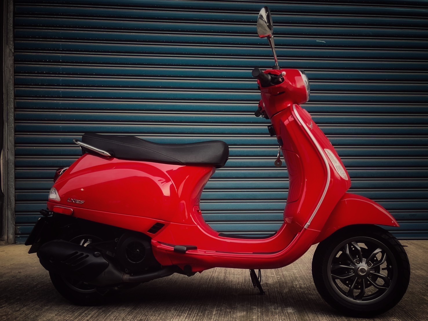 VESPA Vespa LX125 4T - 中古/二手車出售中 LX125 e5 一手車 無倒無摔車 小資族二手重機買賣 | 小資族二手重機買賣