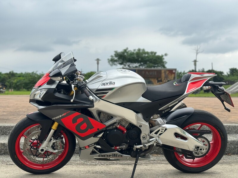 APRILIA RSV4 - 中古/二手車出售中 APRILIA RSV4 原廠殼 引擎已整理 | 德魯伊重機